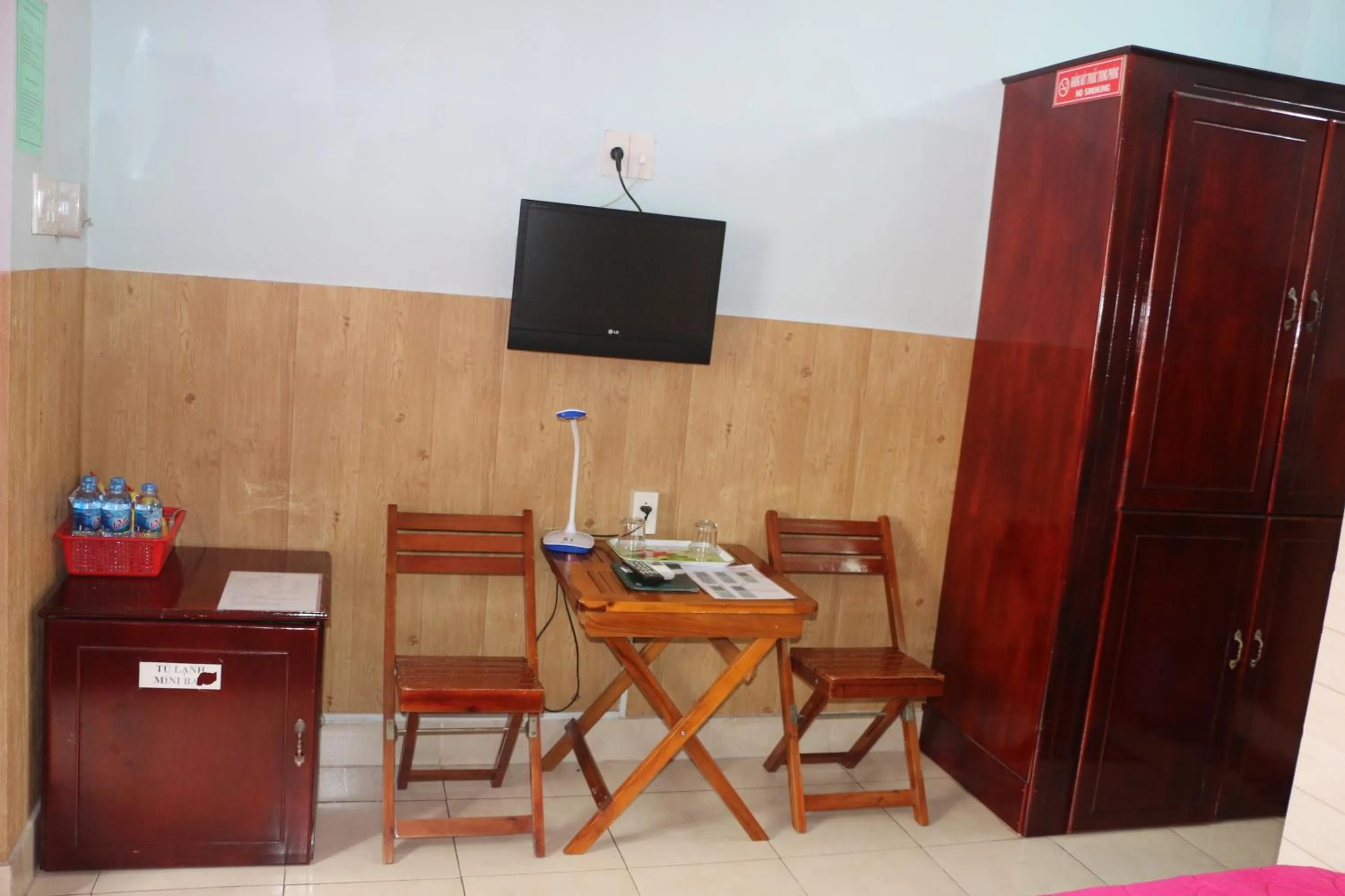 TV and multimedia in Kim Long Hotel