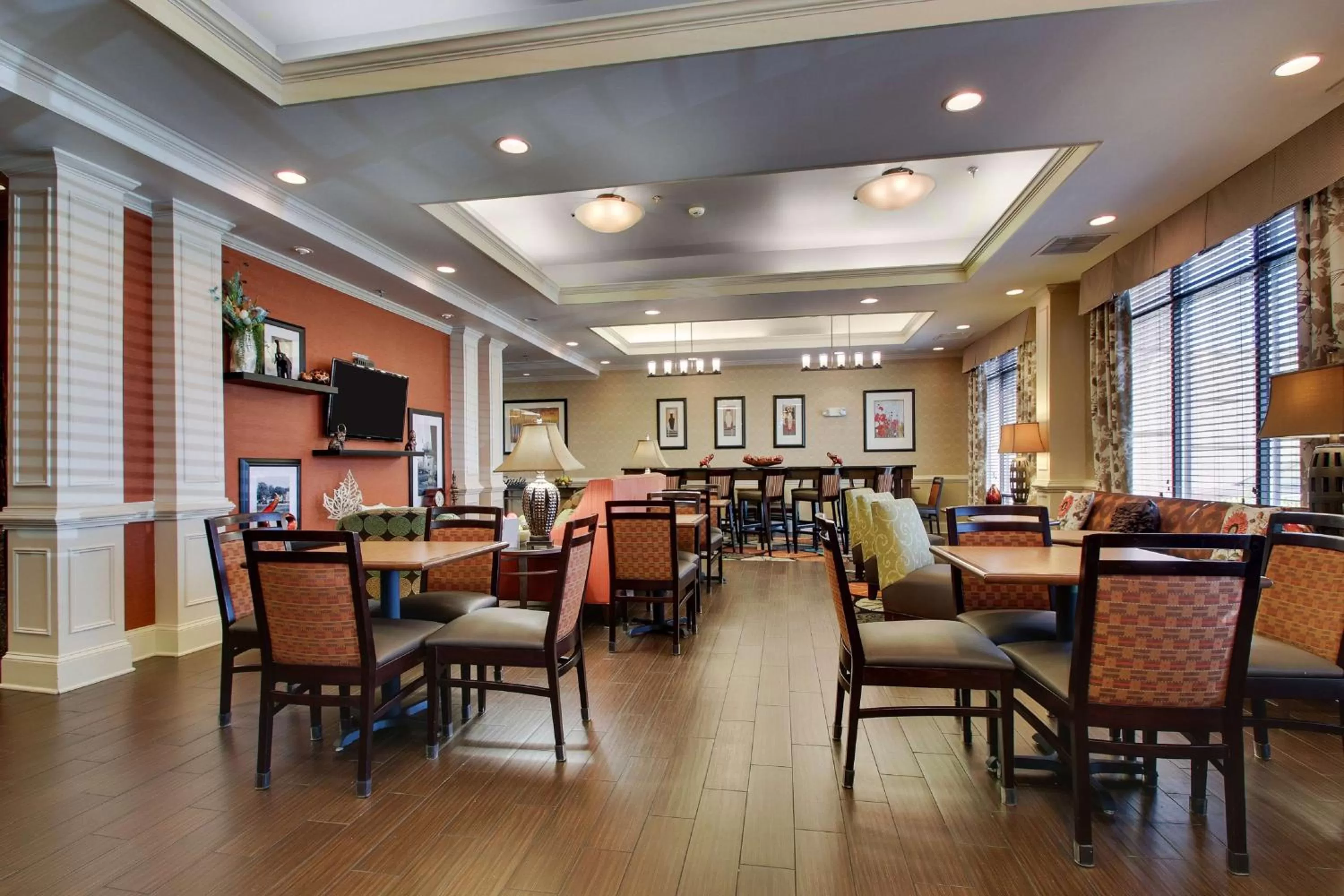 Restaurant/places to eat in Hampton Inn Warner Robins