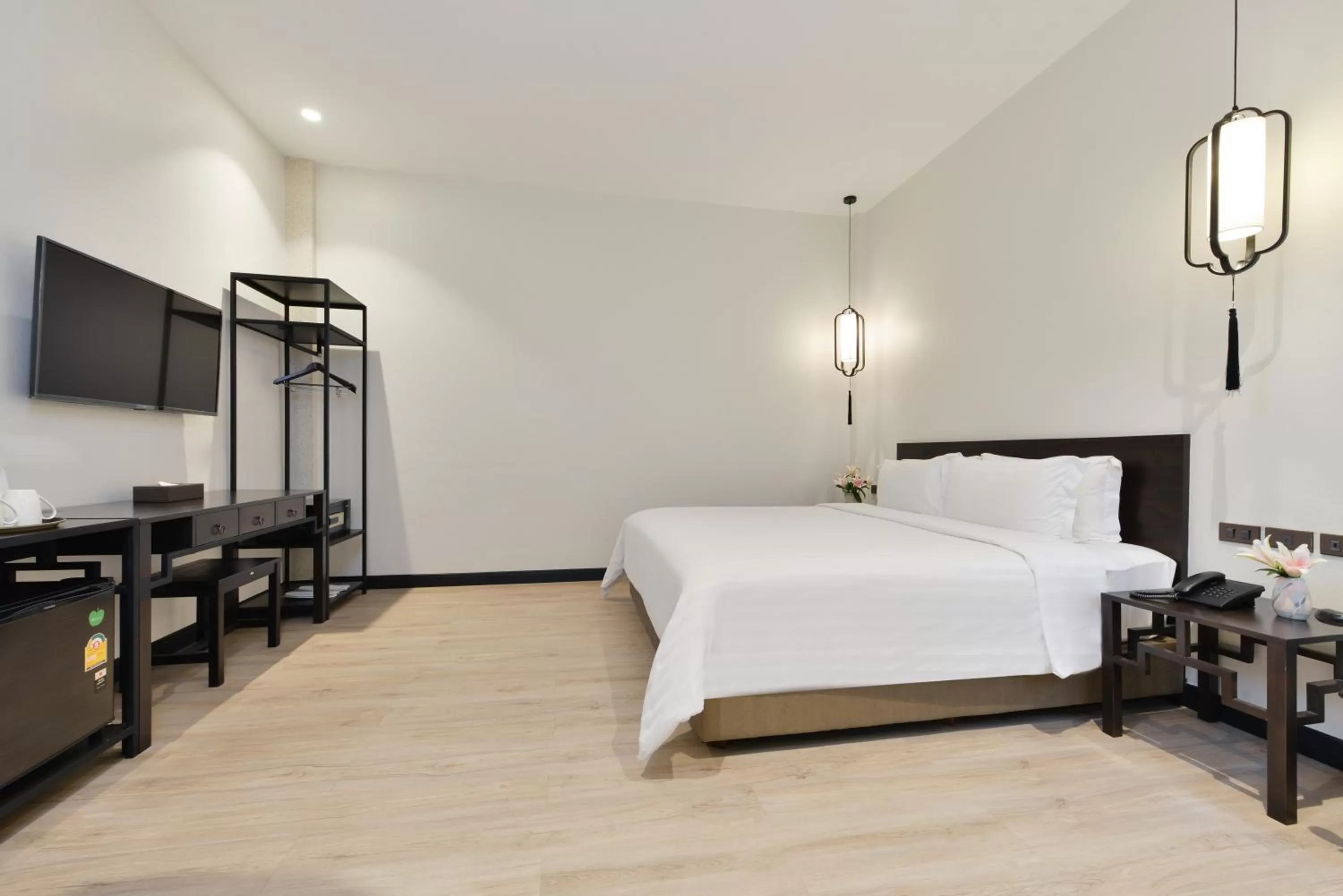 Photo of the whole room, Bed in Oldthaiheng Hotel