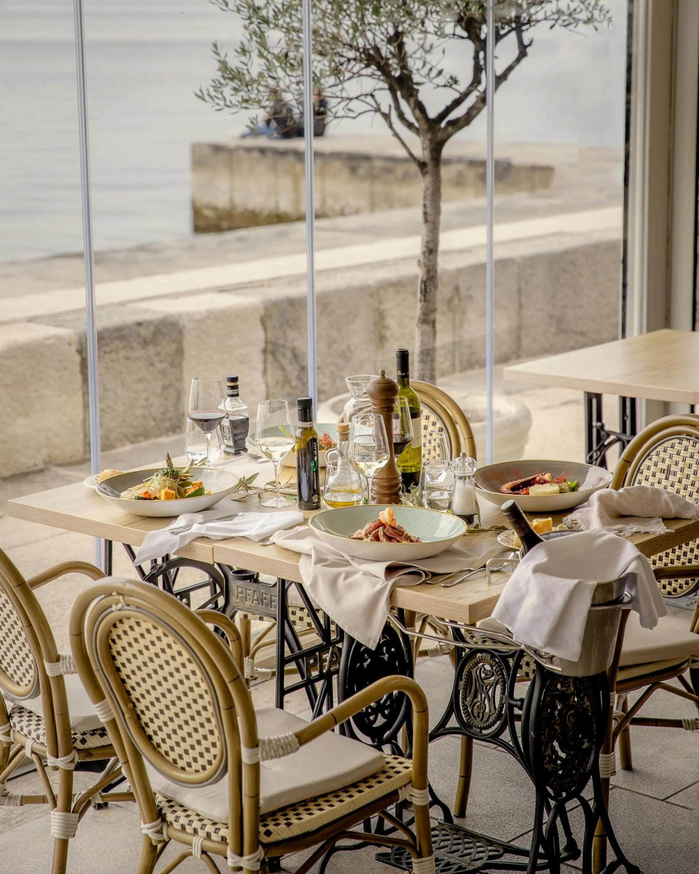 Restaurant/places to eat in Hotel Piran