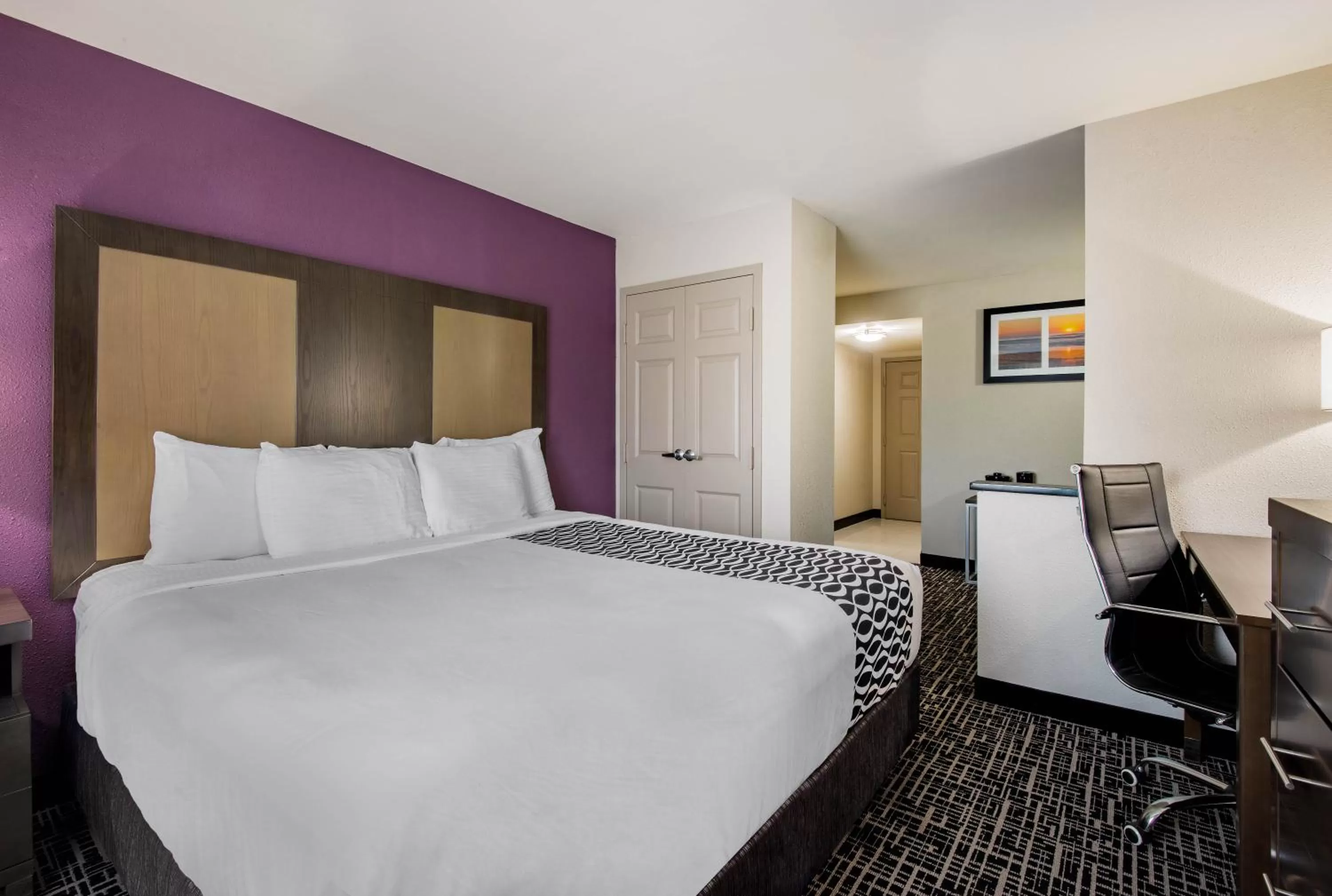 Bedroom, Bed in La Quinta Inn by Wyndham West Long Branch NJ Shore Area