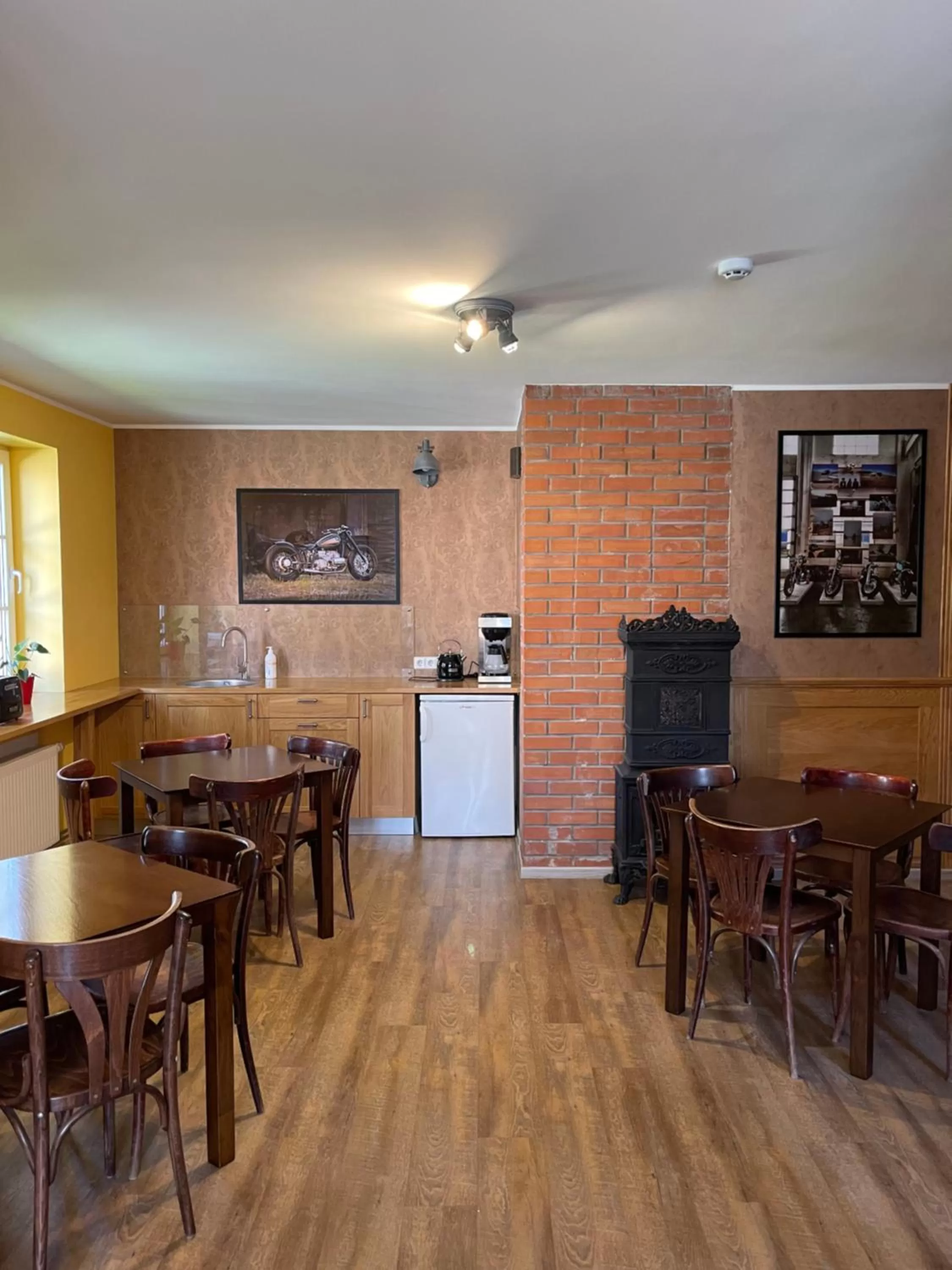 Coffee/tea facilities, Kitchen/Kitchenette in Aleksandri Guesthouse