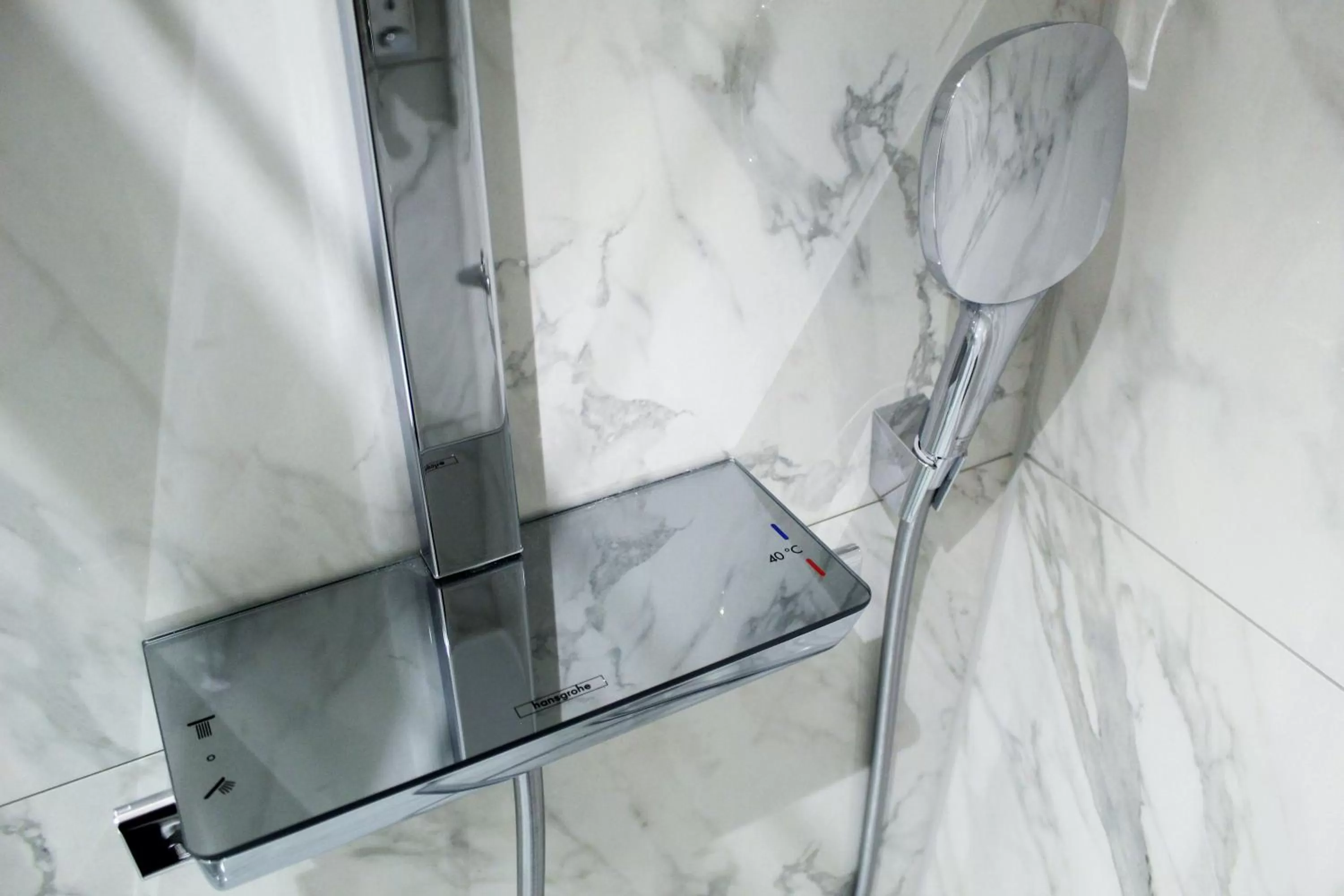 Shower in NOX Waterloo