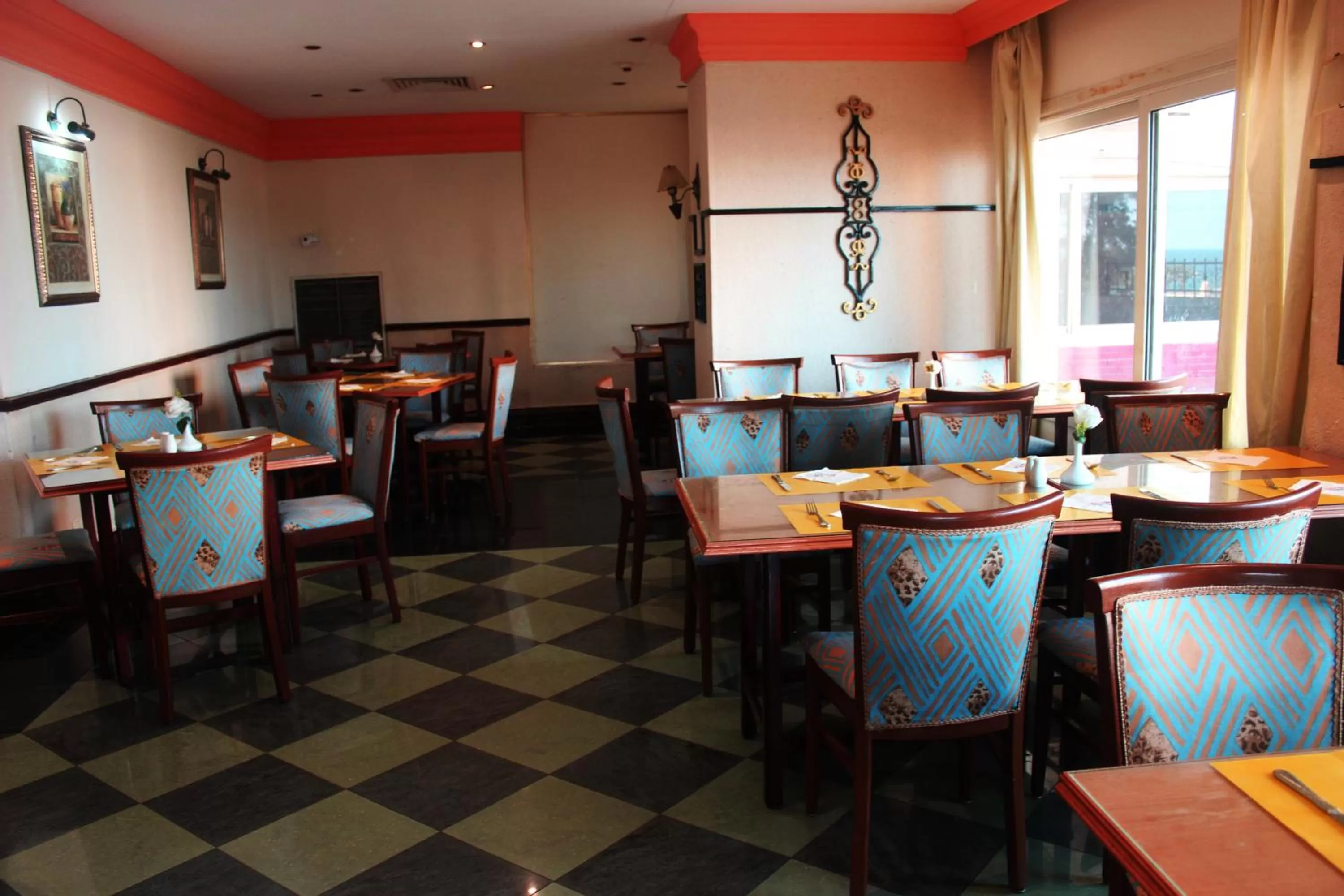 Restaurant/places to eat in AIFU Hotel El Montazah Alexandria