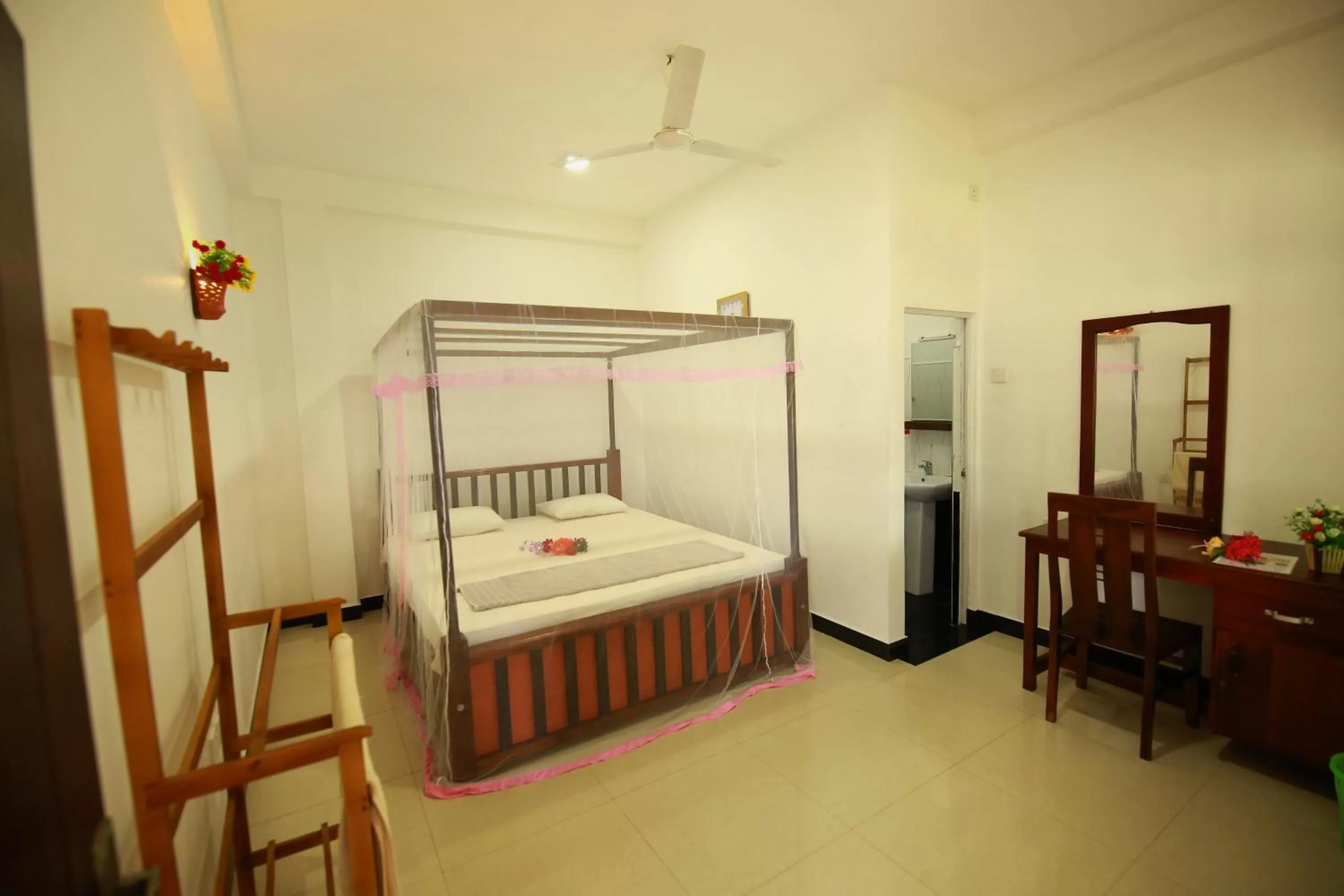 Photo of the whole room, Bed in New Ocean Vibes Ahangama