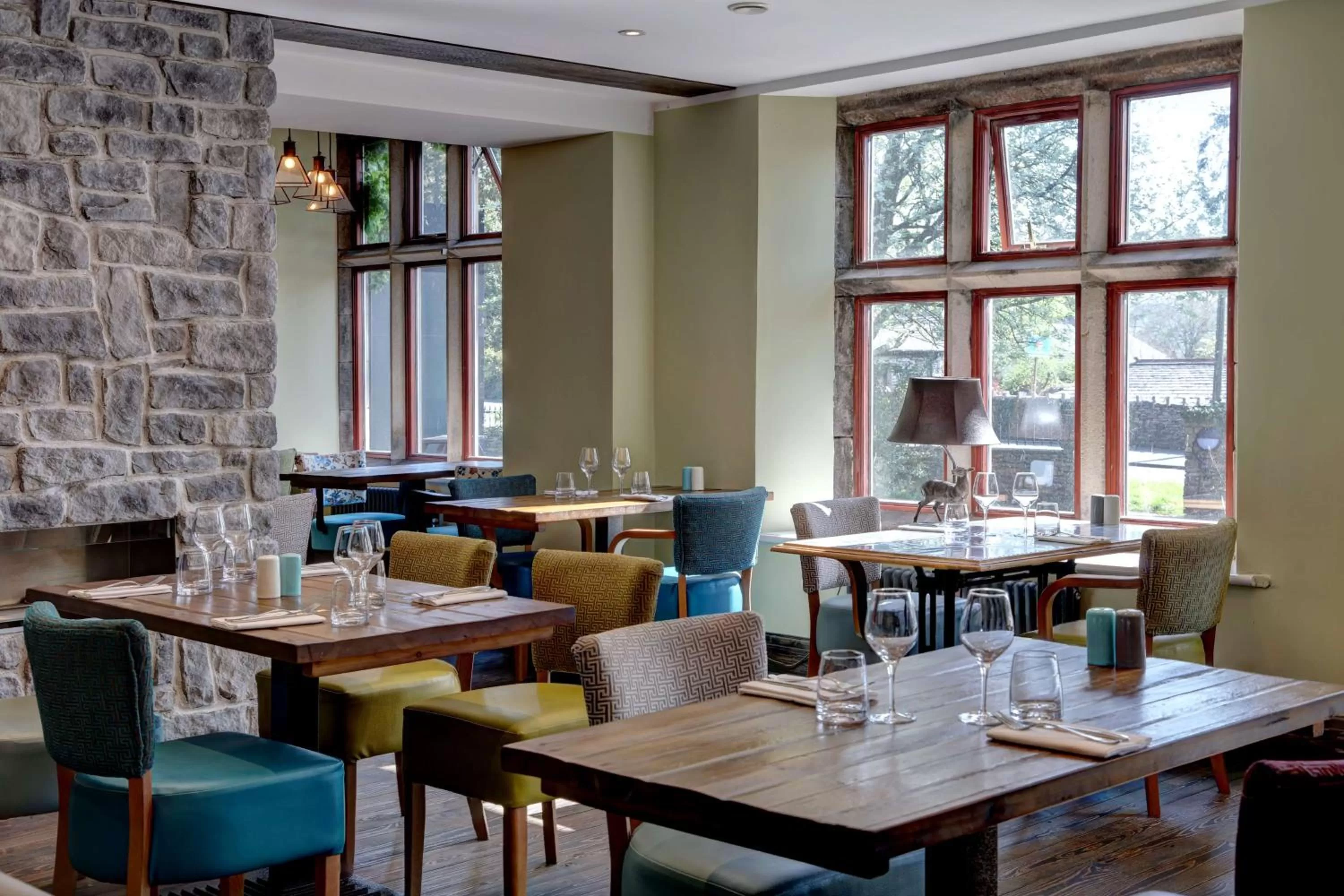 Restaurant/places to eat in Stonecross Manor Hotel