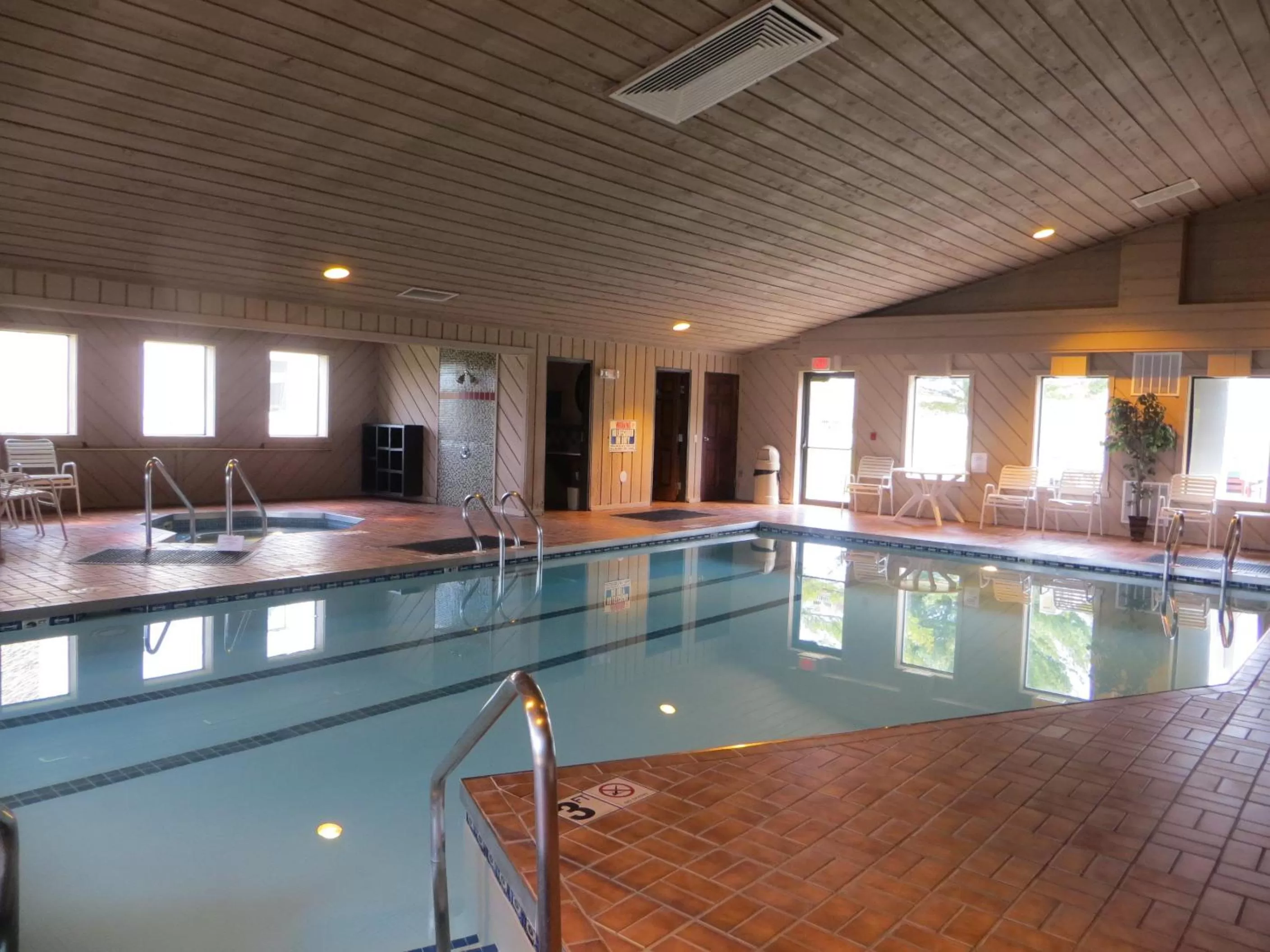 Swimming pool in Ramada by Wyndham Wisconsin Dells I-90