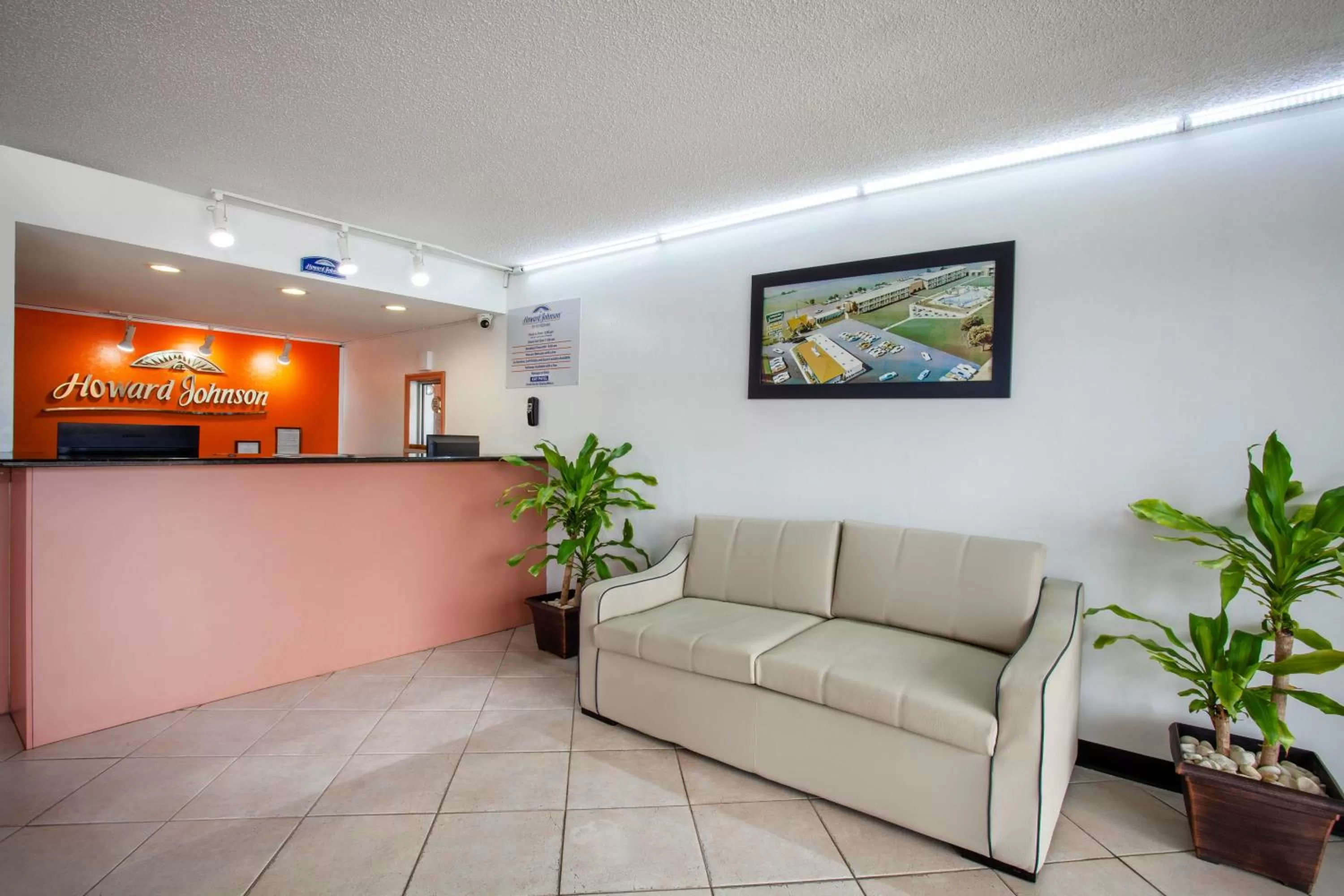 Lobby or reception in Howard Johnson by Wyndham Vero Beach/I-95
