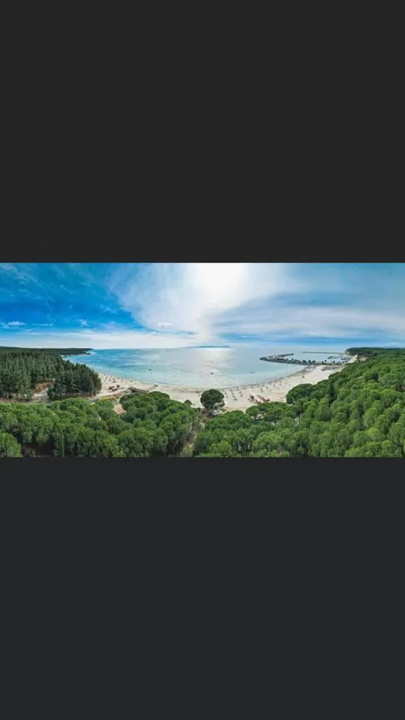 Nearby landmark in Hotel Crowded House