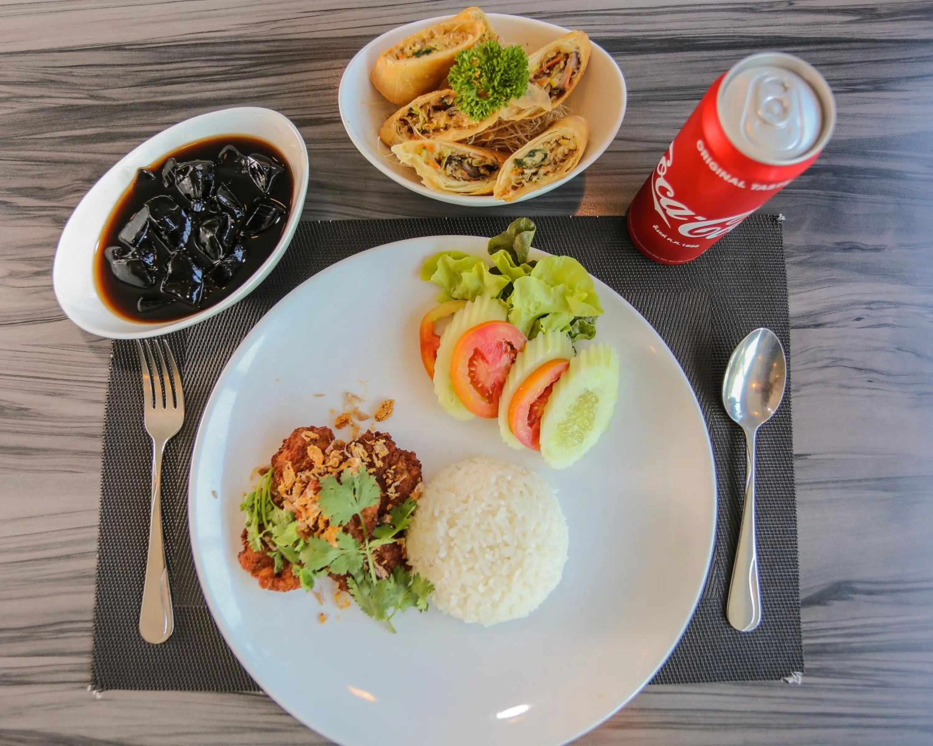 Food in Crystal Suites Suvarnbhumi Airport