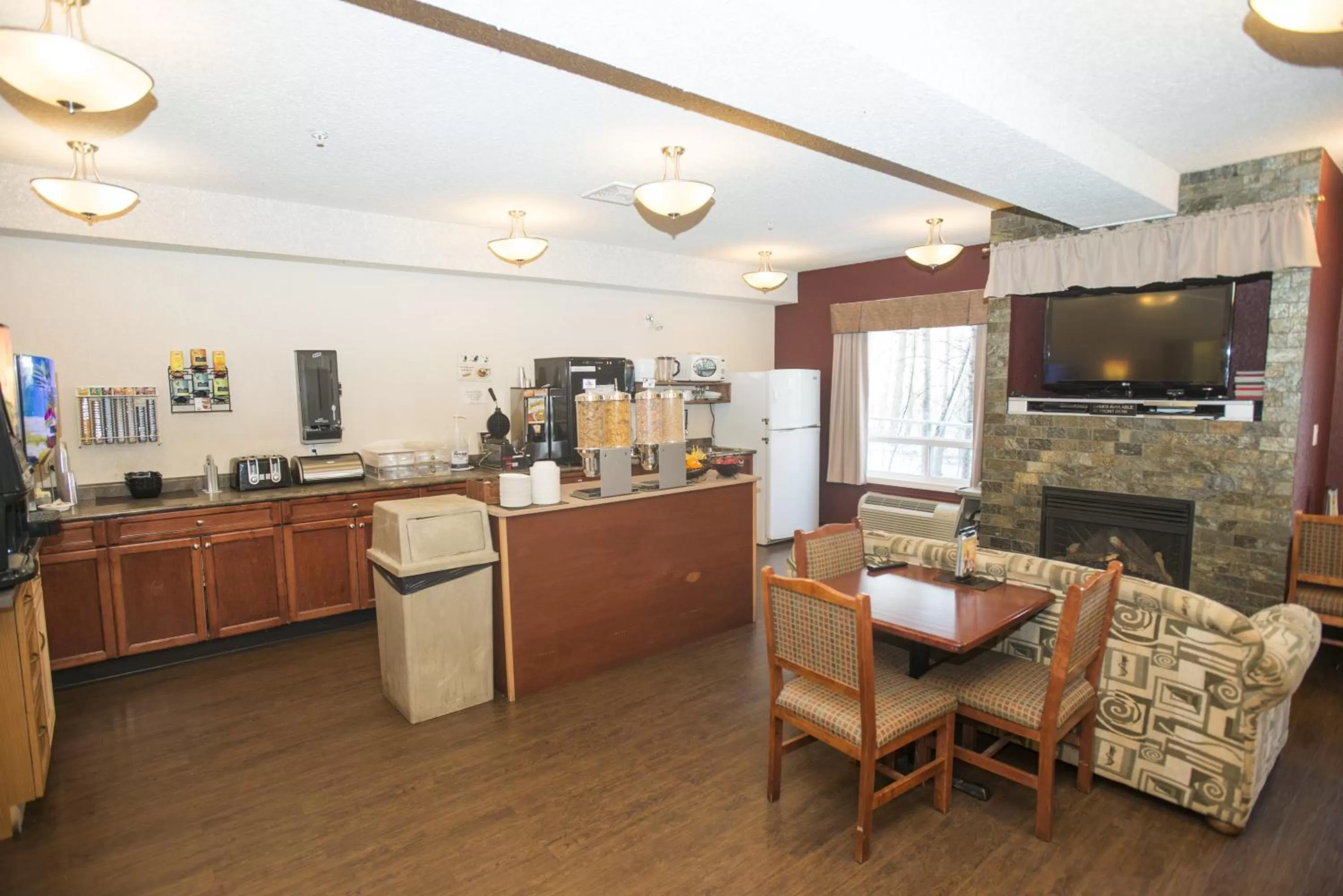 Lakeview Inns & Suites - Chetwynd