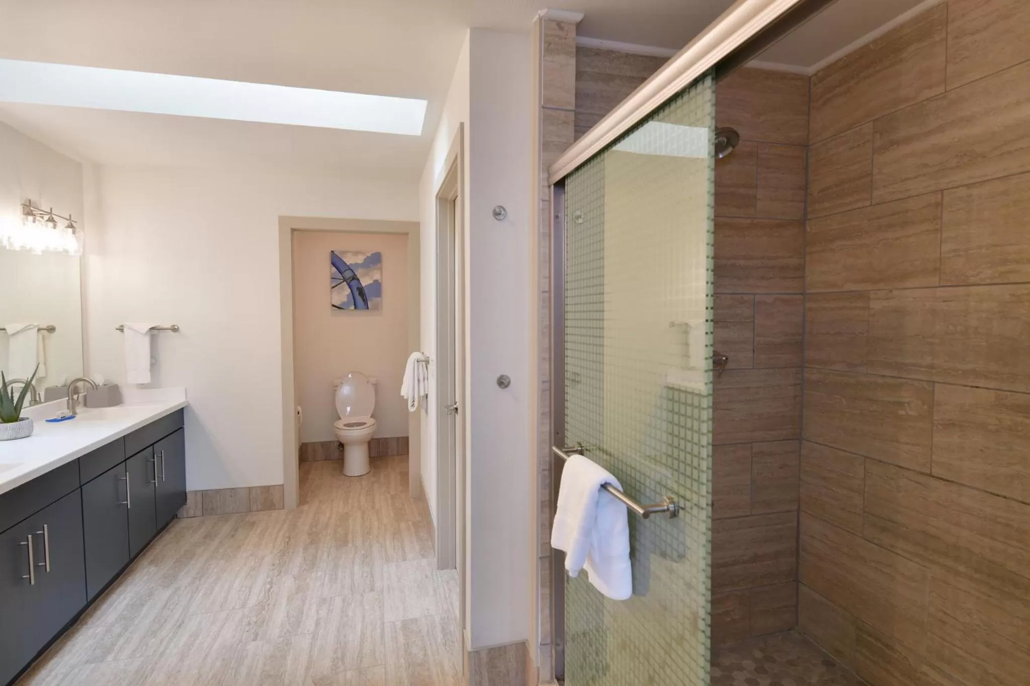 Photo of the whole room in Holiday Inn Express Wisconsin Dells by IHG