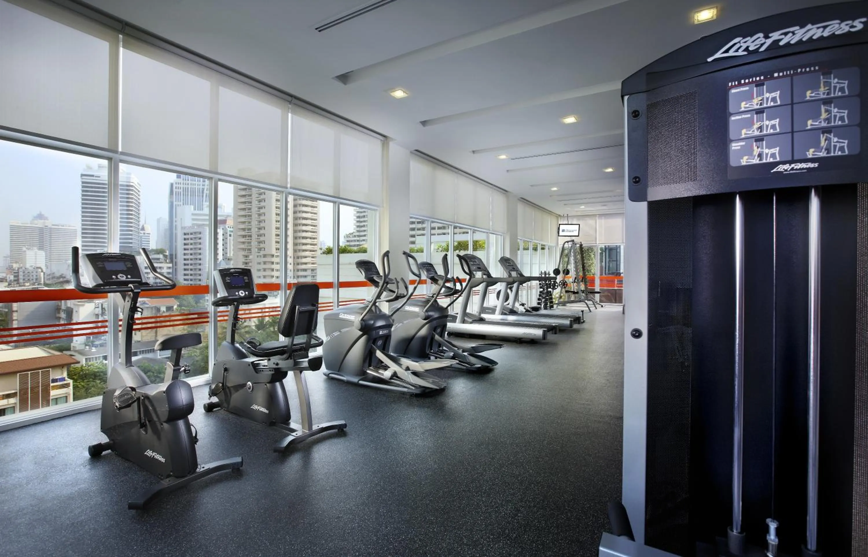 Fitness centre/facilities in Lohas Residences Sukhumvit 2