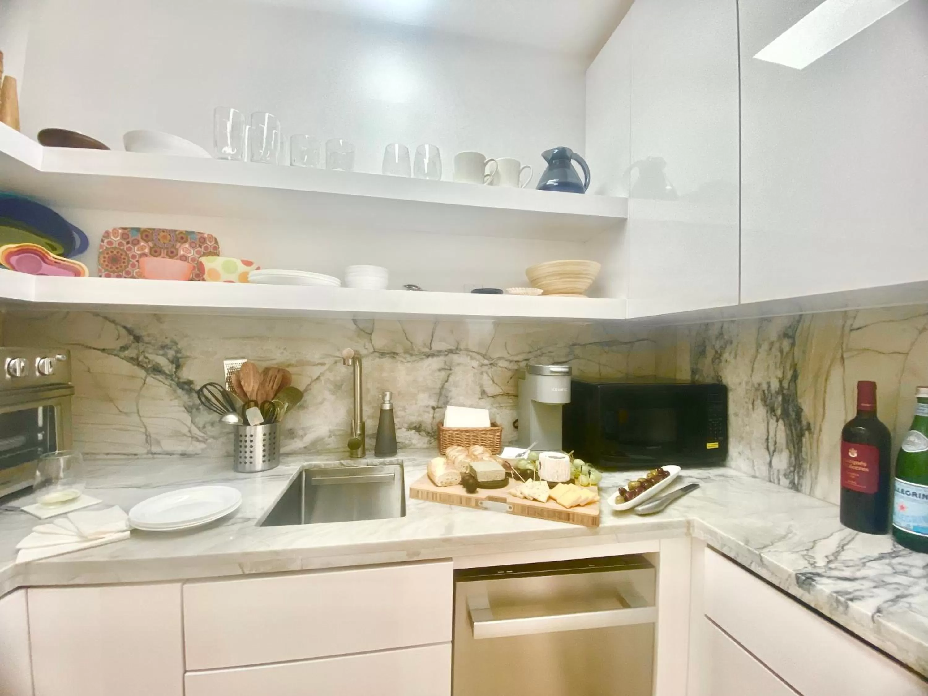 Kitchen or kitchenette in Tropicals of Palm Beach