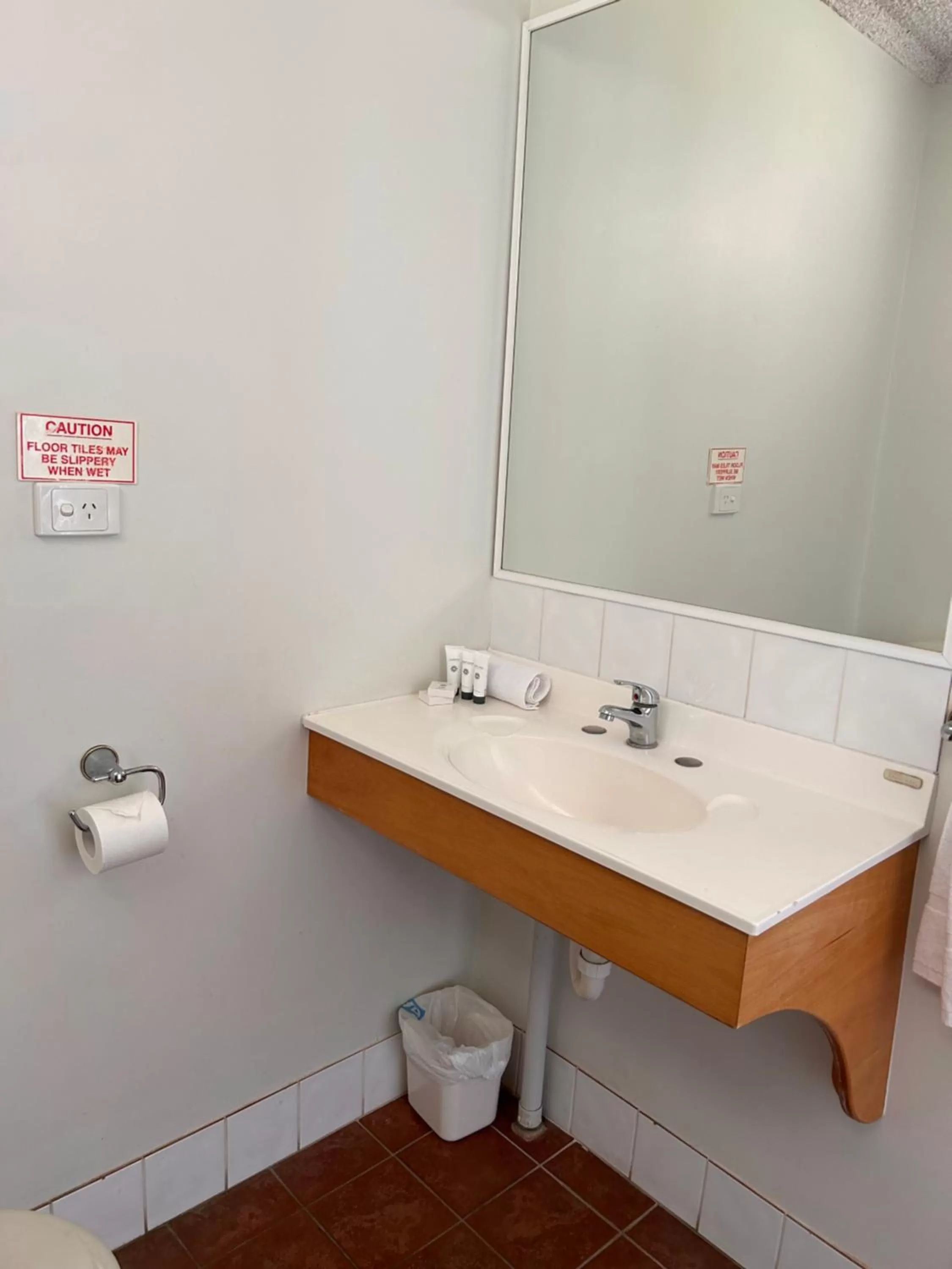 Bathroom in Jurien Bay Hotel Motel