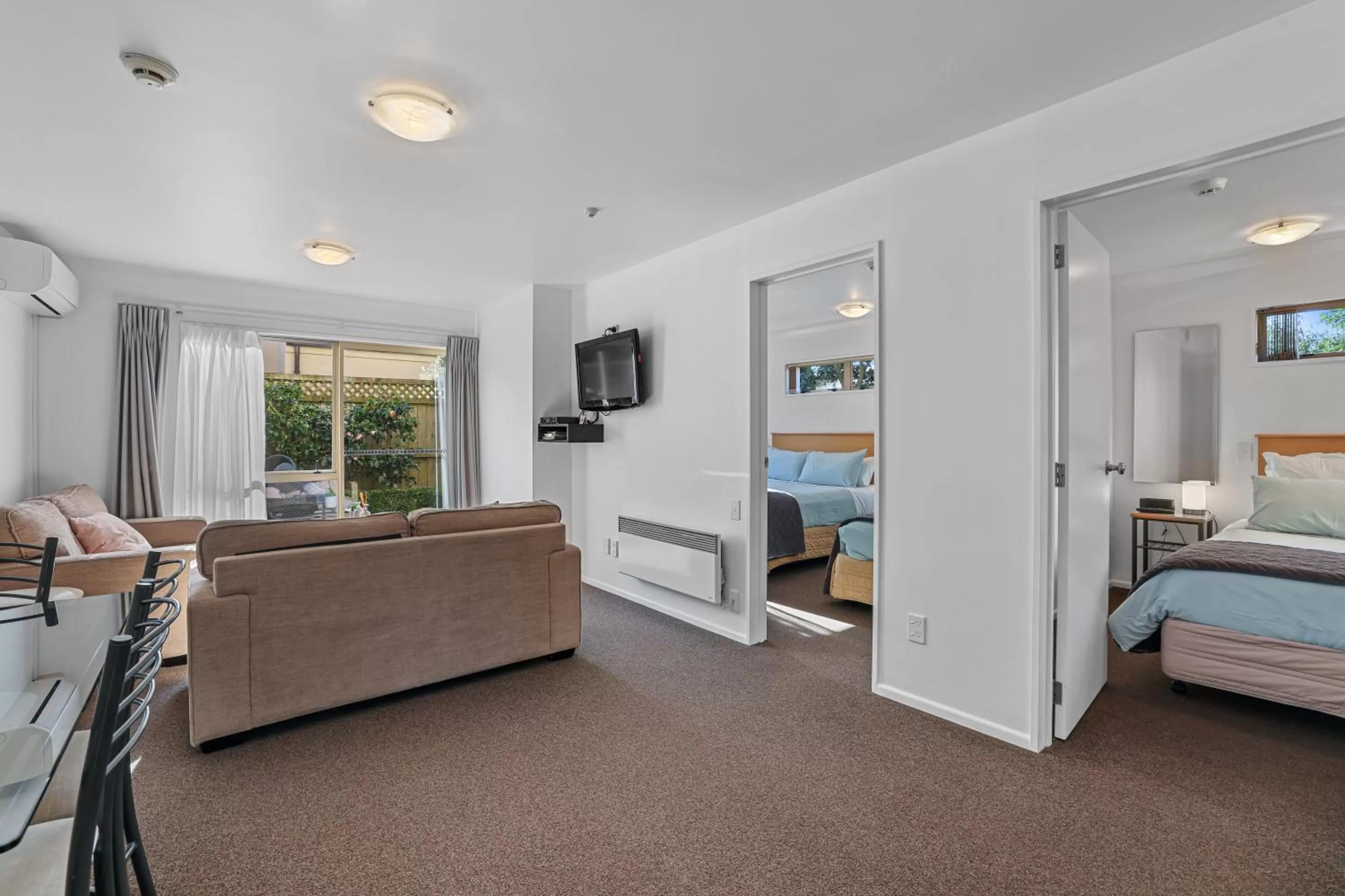 Bed in Lorenzo Motor Lodge