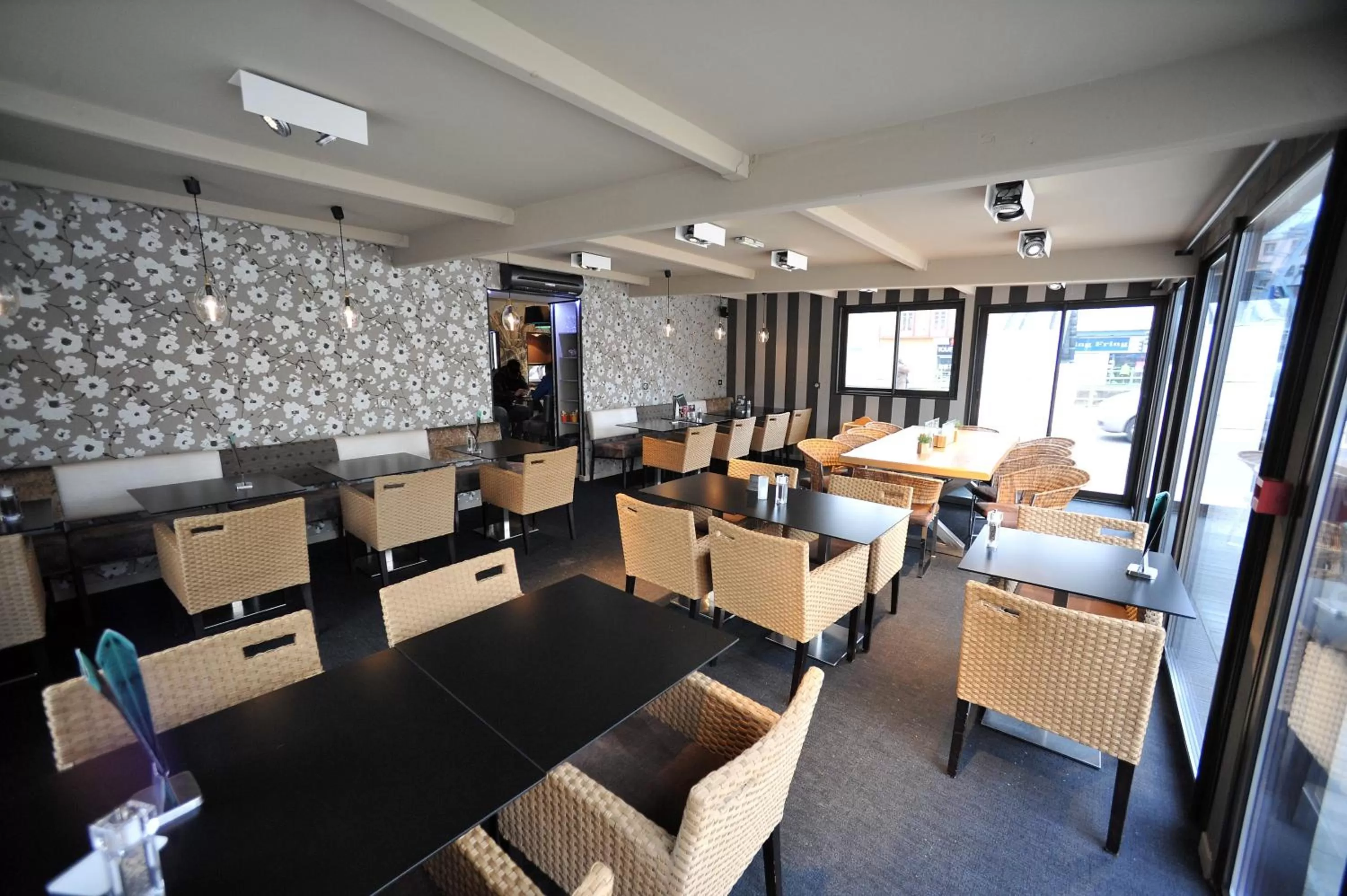 Restaurant/places to eat in Nota Bene