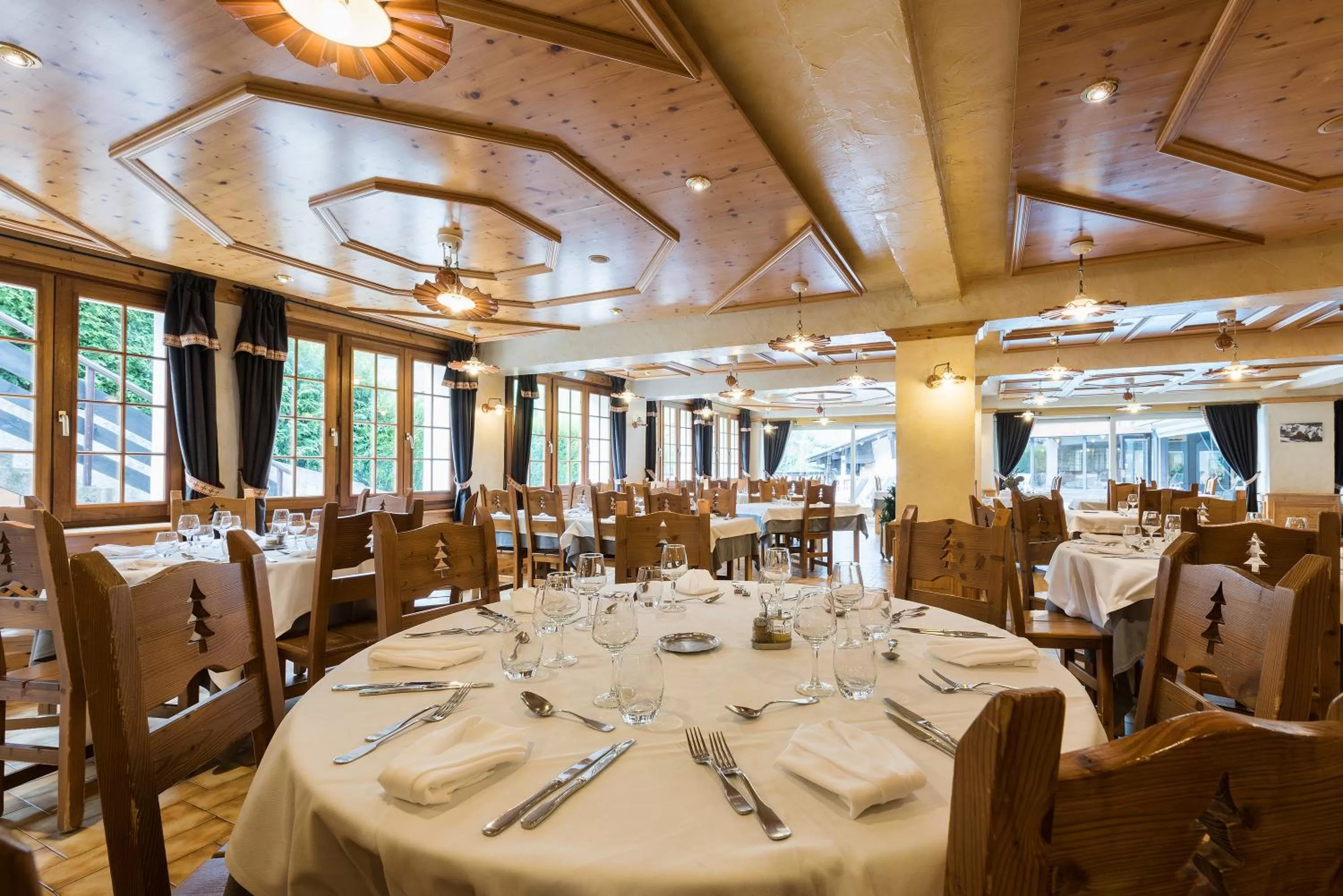 Restaurant/places to eat in Hotel le Petit Dru