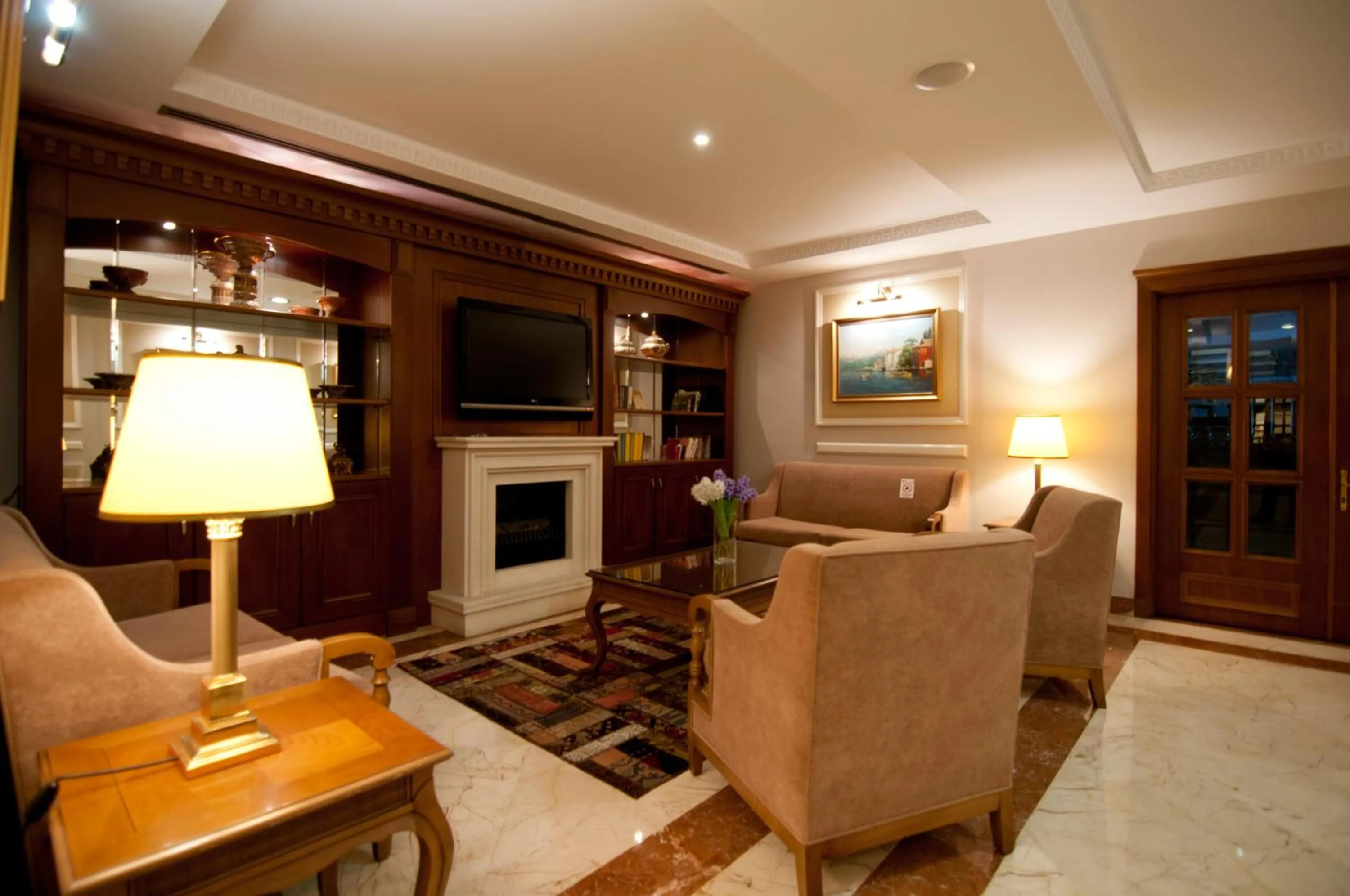 TV and multimedia in Taksim Metropark Hotel