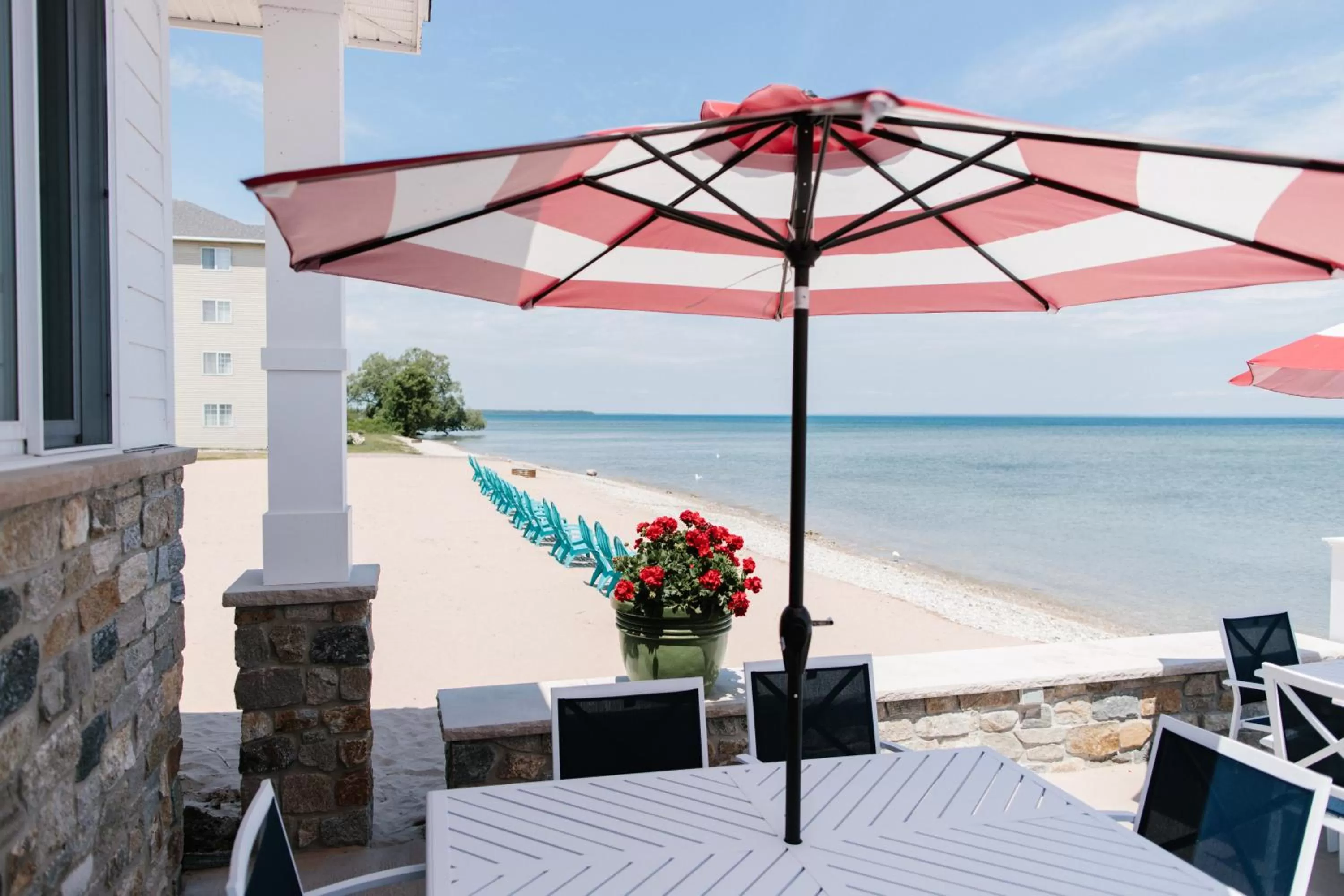 Breakers Resort - Lakeside