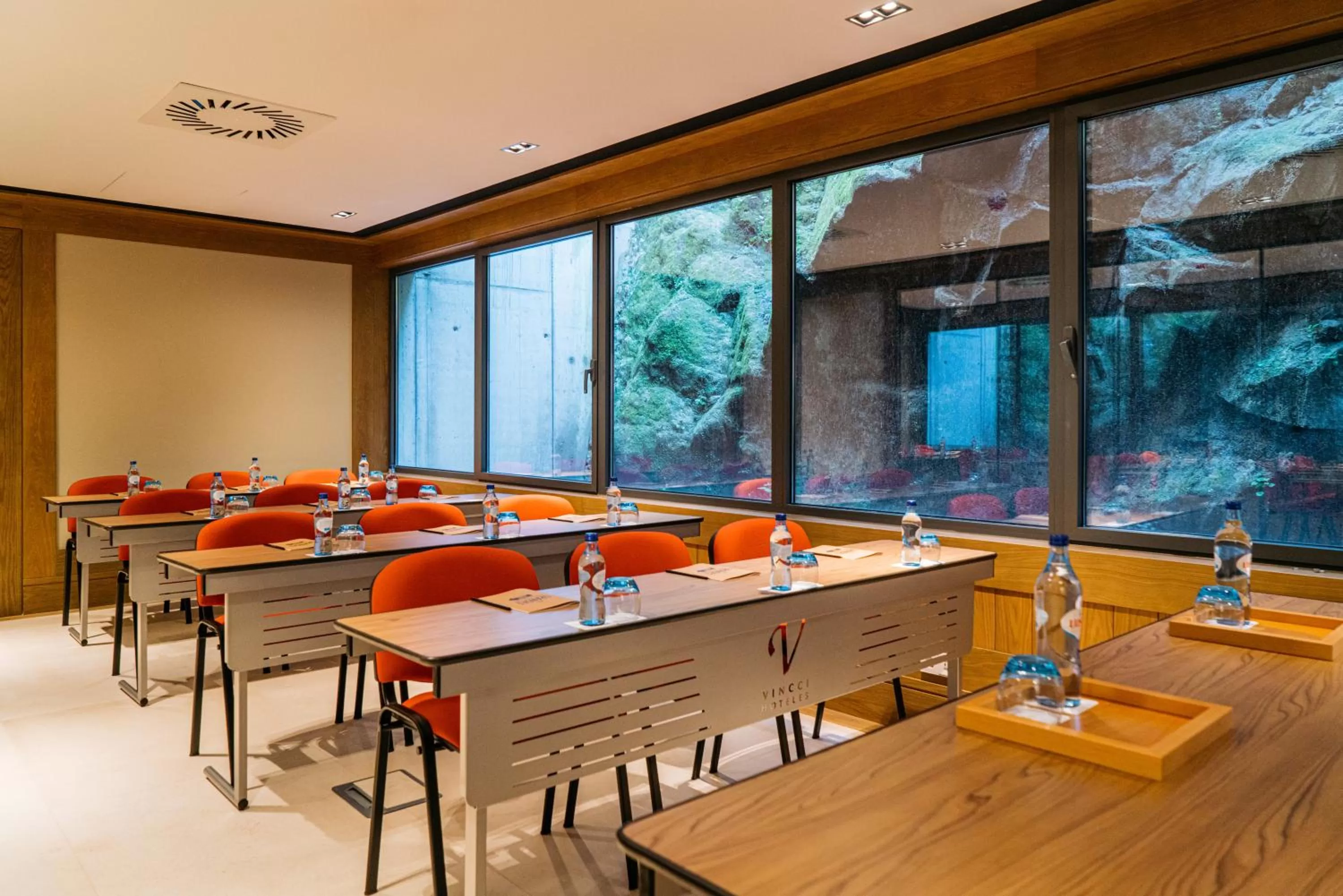 Meeting/conference room in Vincci Ponte de Ferro