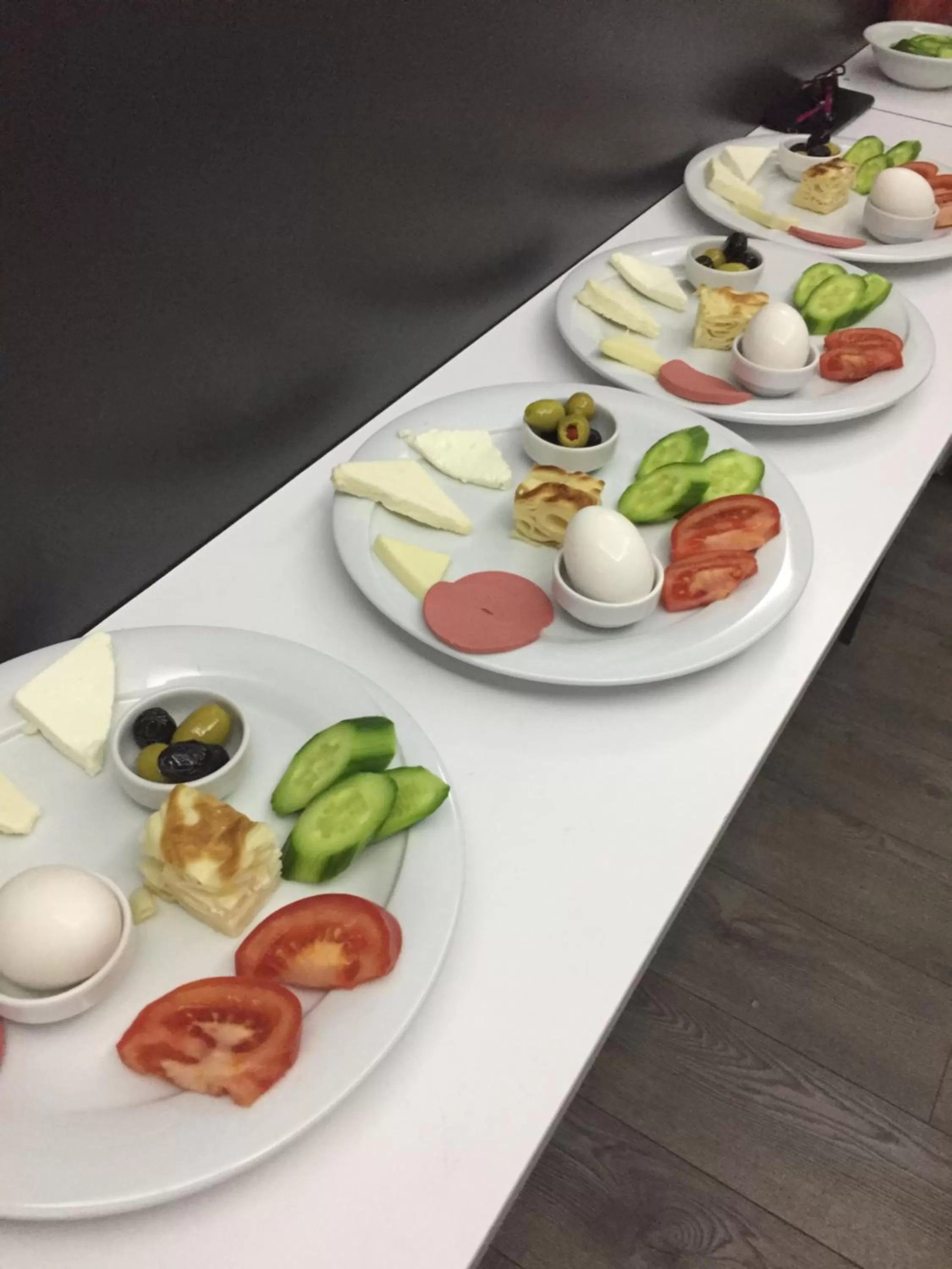 Breakfast in Comfort Center Suit Hotel