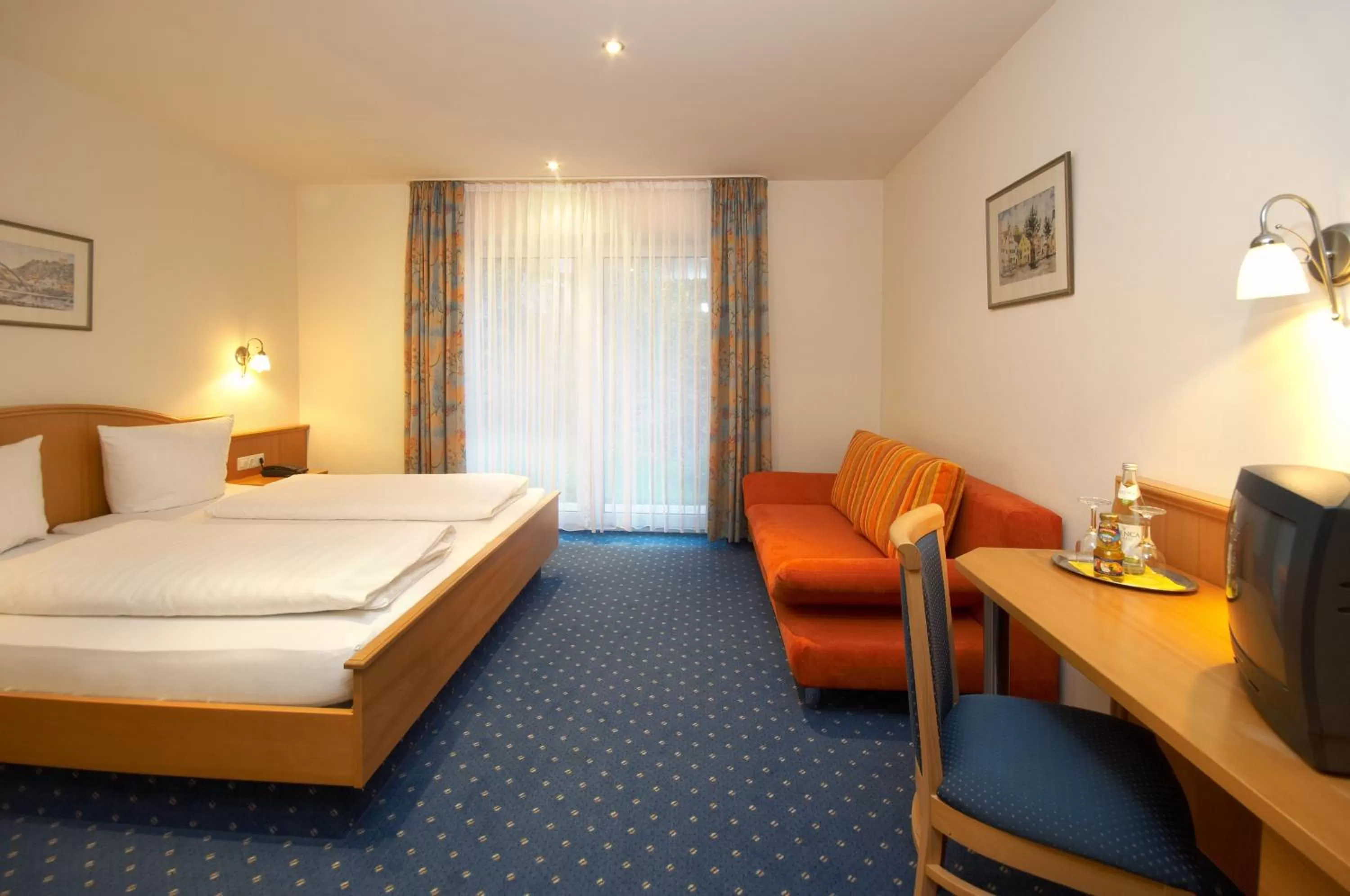 Bedroom, Bed in Hotel-Gasthof zur Krone