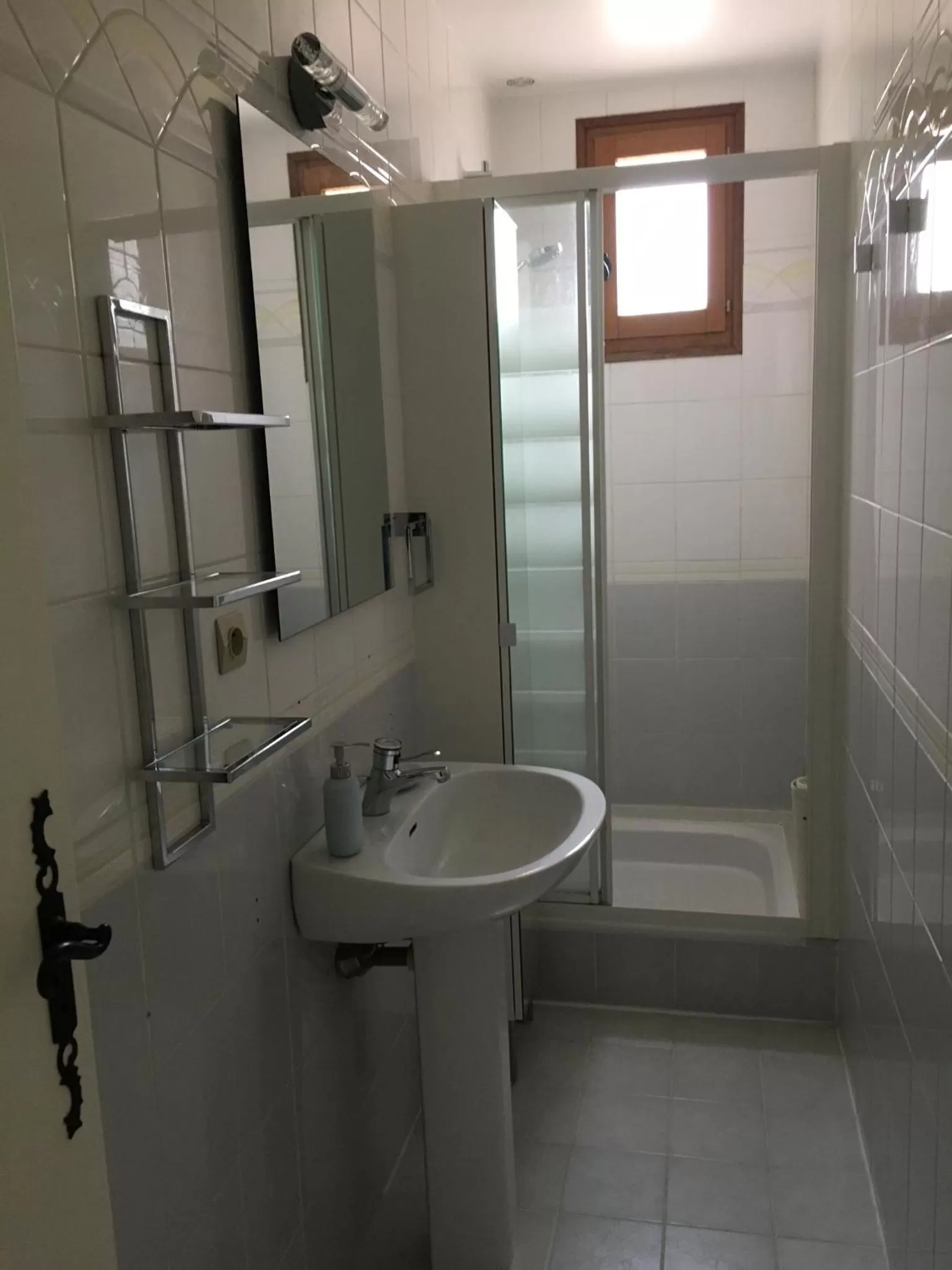 Shower in Monte Carlo View and Spa