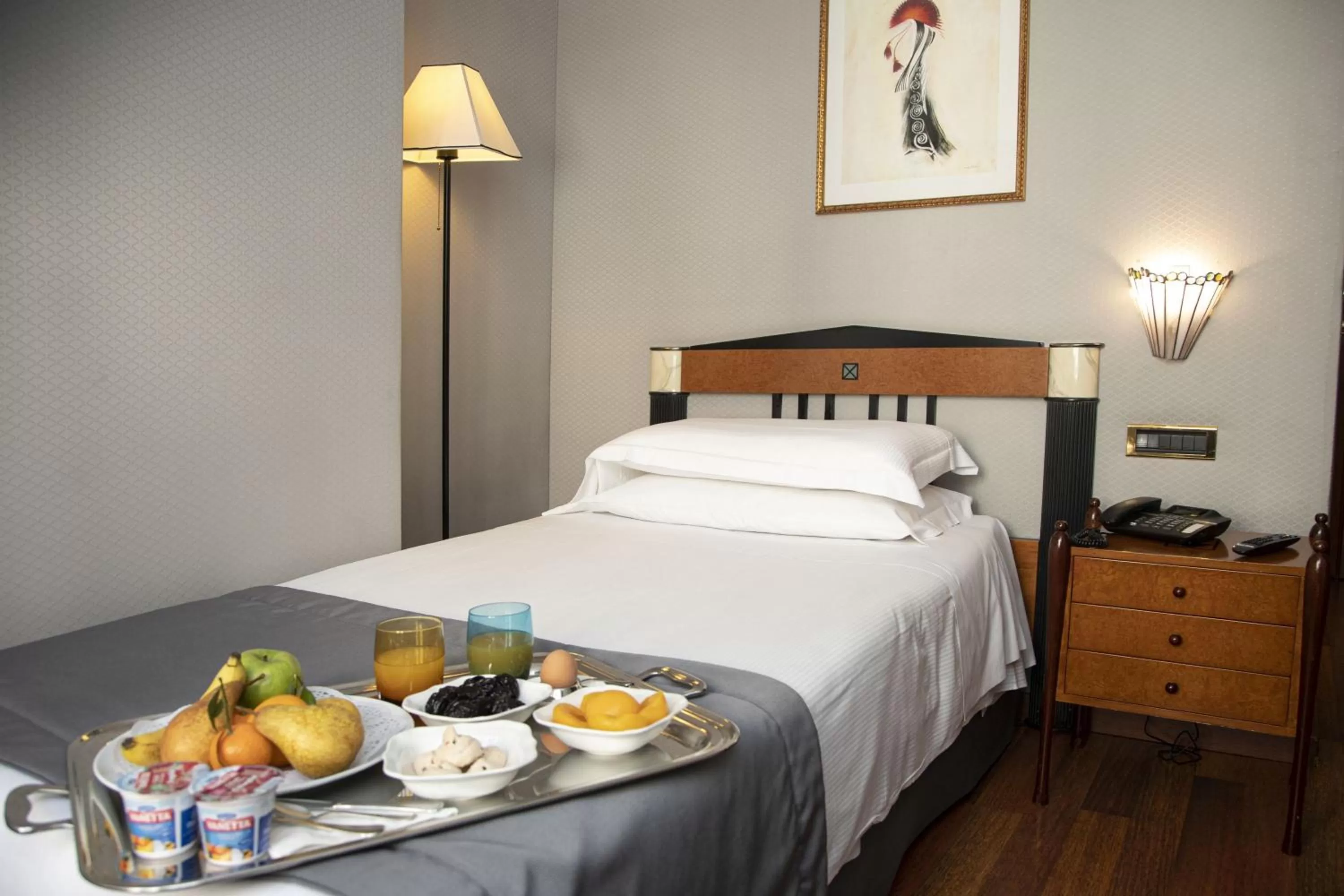 Bed in Best Western Hotel Artdeco