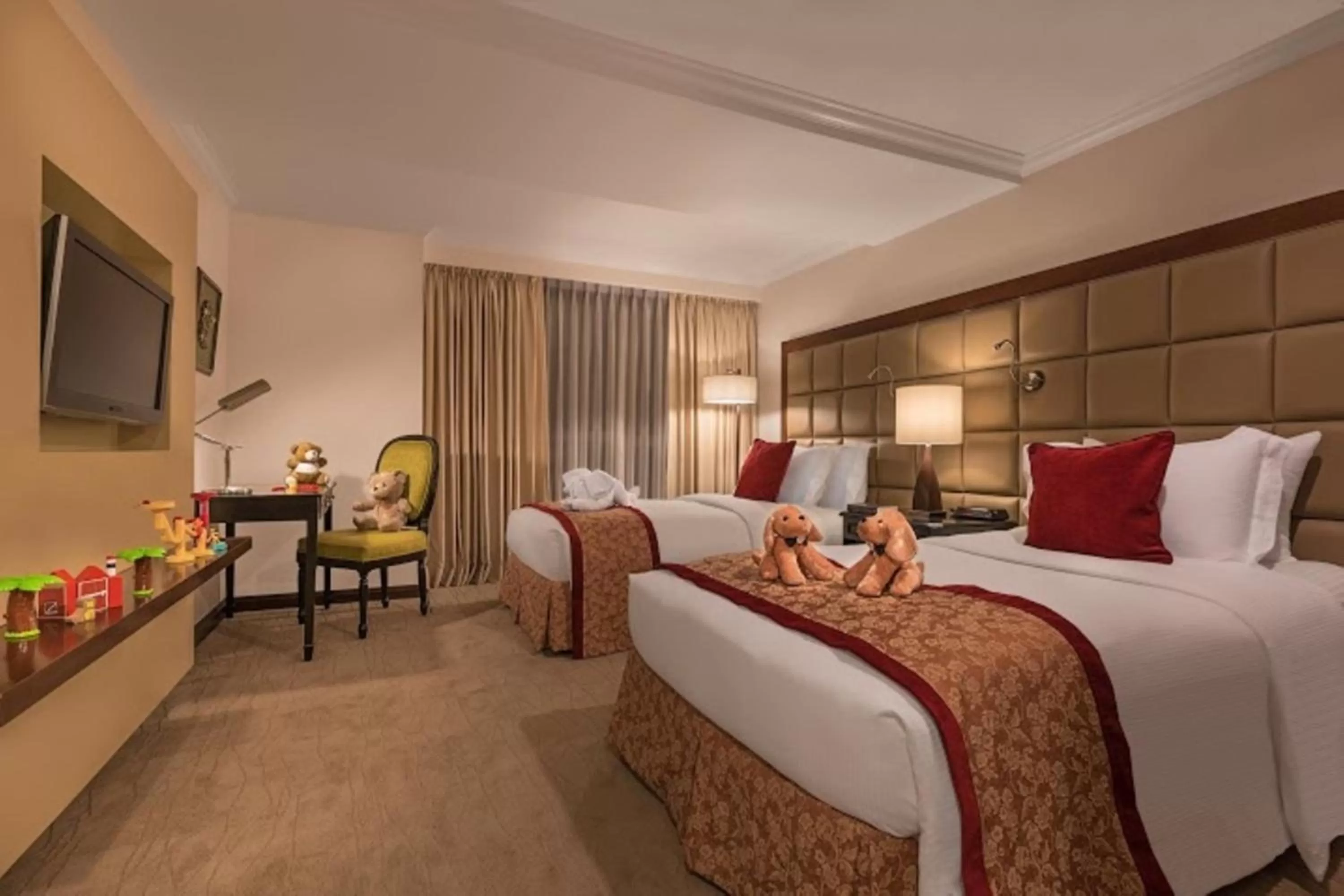 Bedroom, Bed in Discovery Suites Manila, Philippines