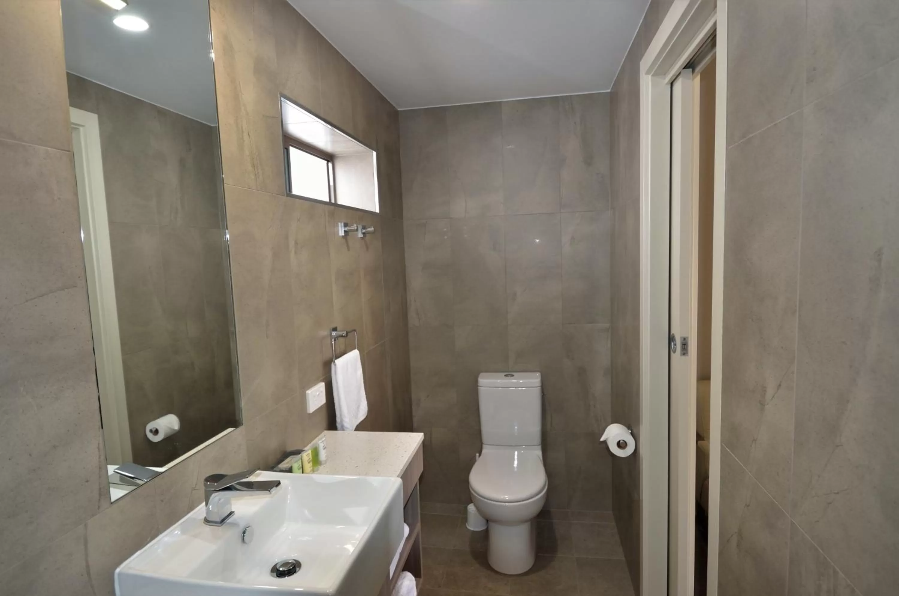 Bathroom in 105 On The Park