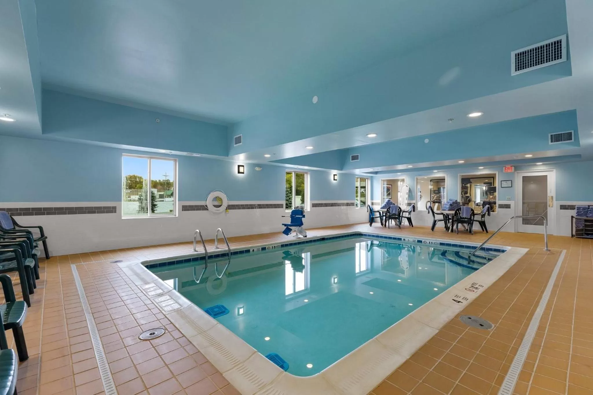 Swimming pool in Candlewood Suites Erie by IHG