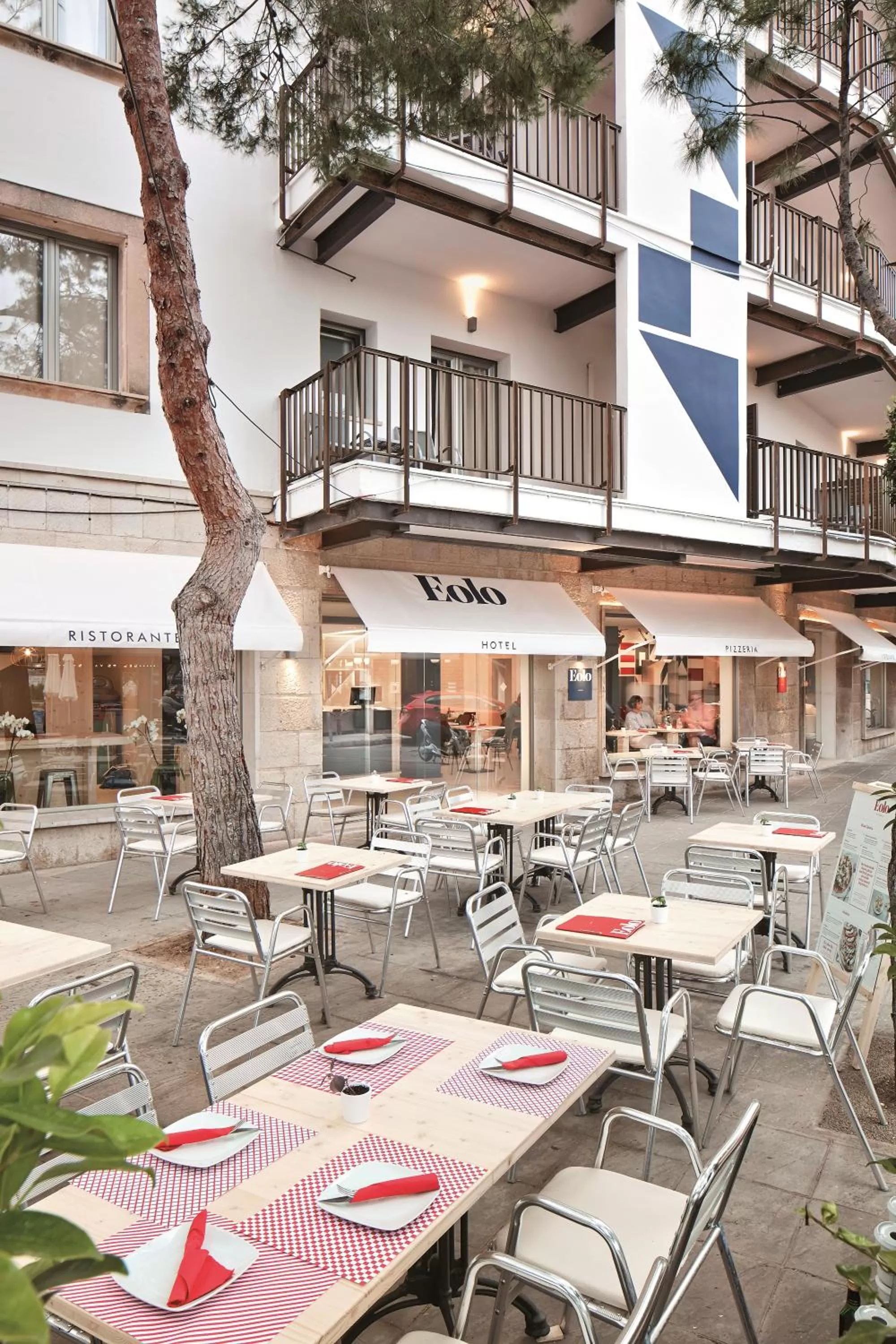 Restaurant/places to eat in Hotel Eolo