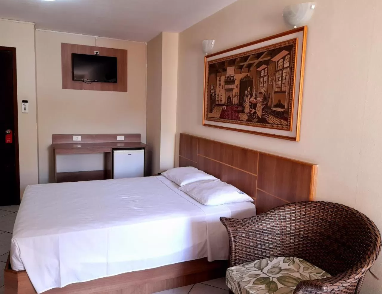 Bed in San Francisco Plazza Hotel