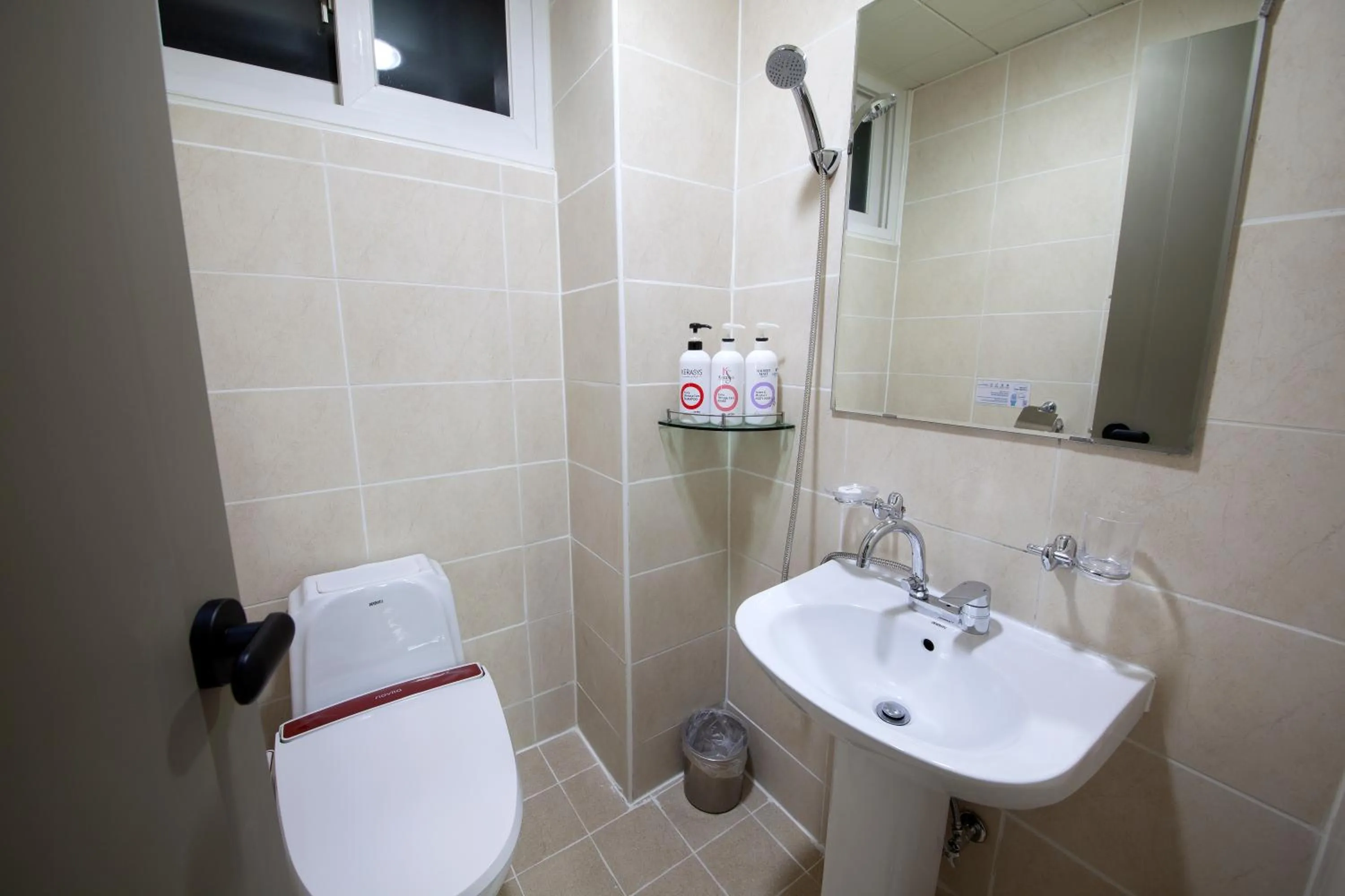 Toilet in K-Grand Hostel Dongdaemun