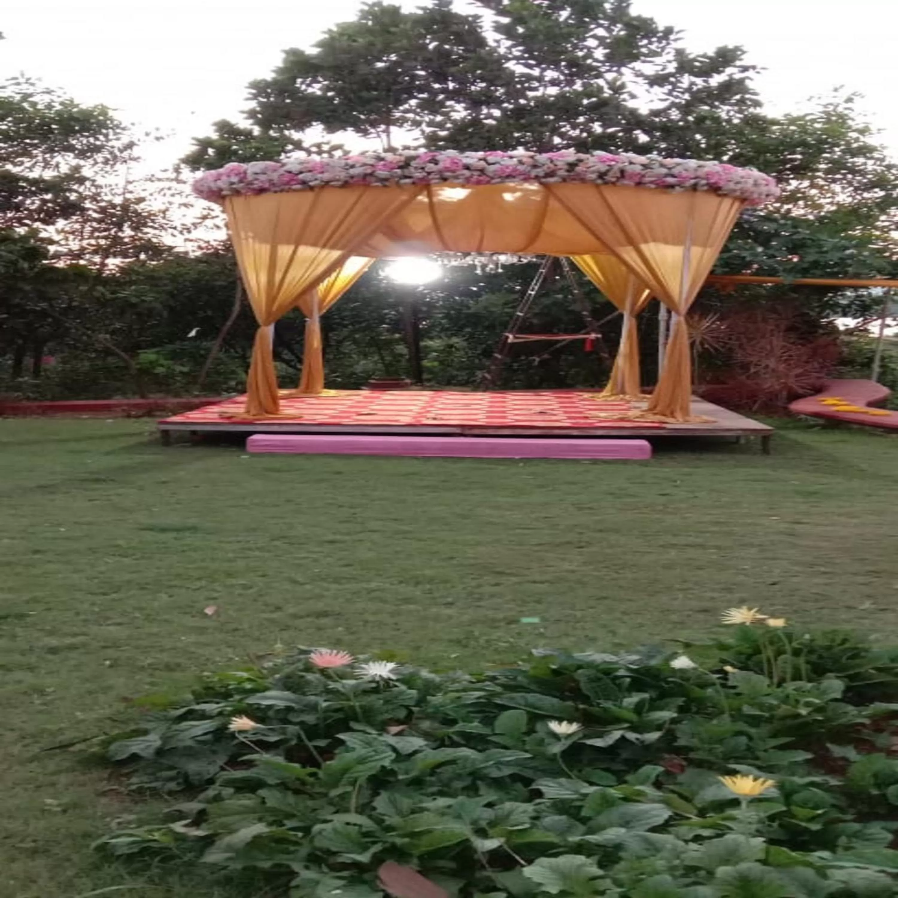 Garden in Jayshin Lake Vaitarna Resort - Igatpuri