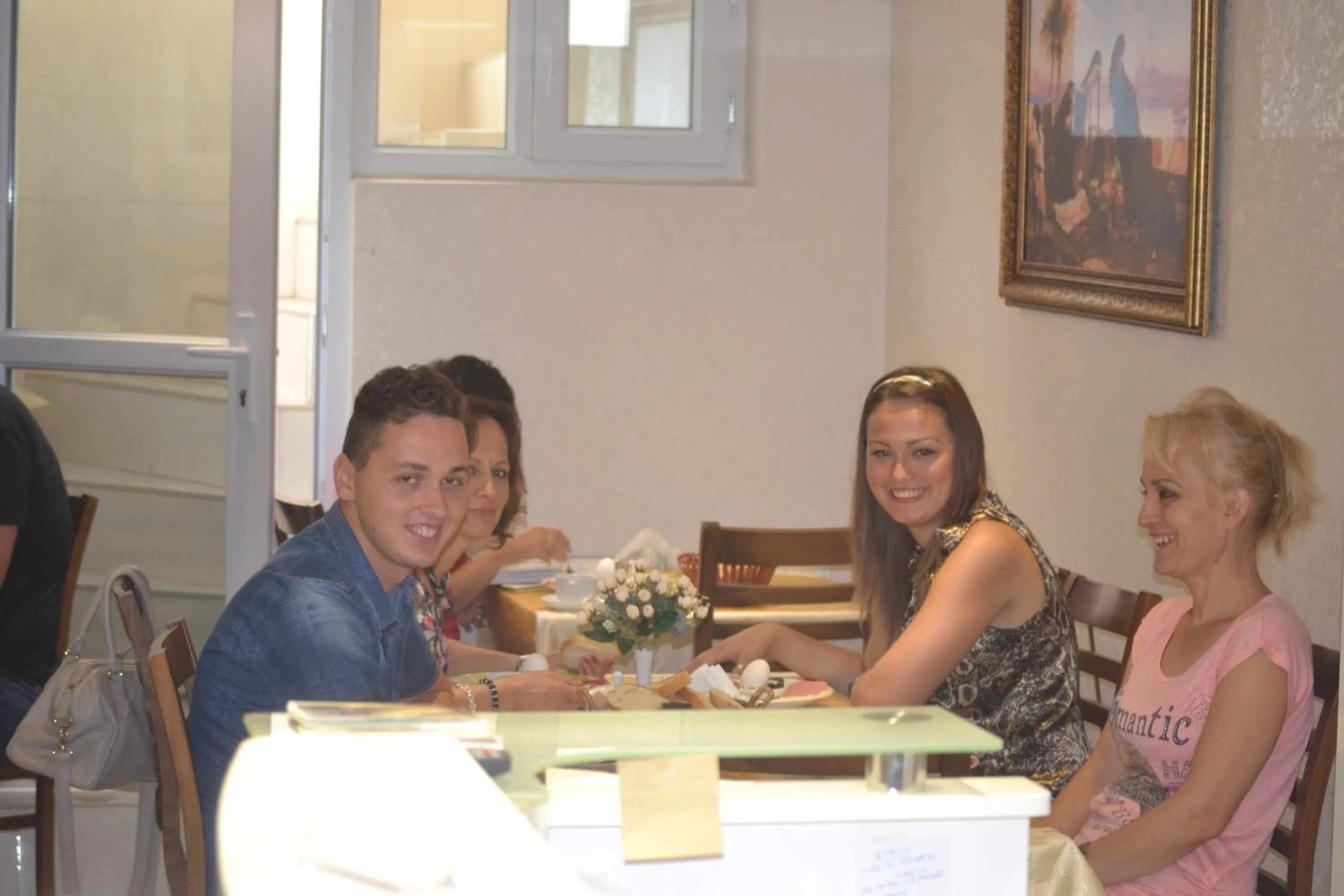 Restaurant/places to eat in New Fatih Hotel