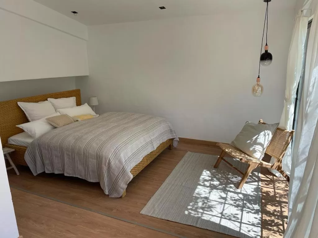 Photo of the whole room, Bed in Adamah Vayu -Casa Serenida