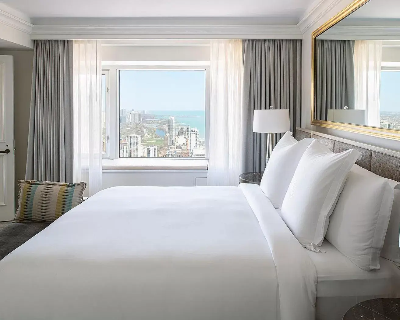 Accessible Premier Suite King in Four Seasons Chicago Accessible Premier Suite King in Four Seasons Chicago