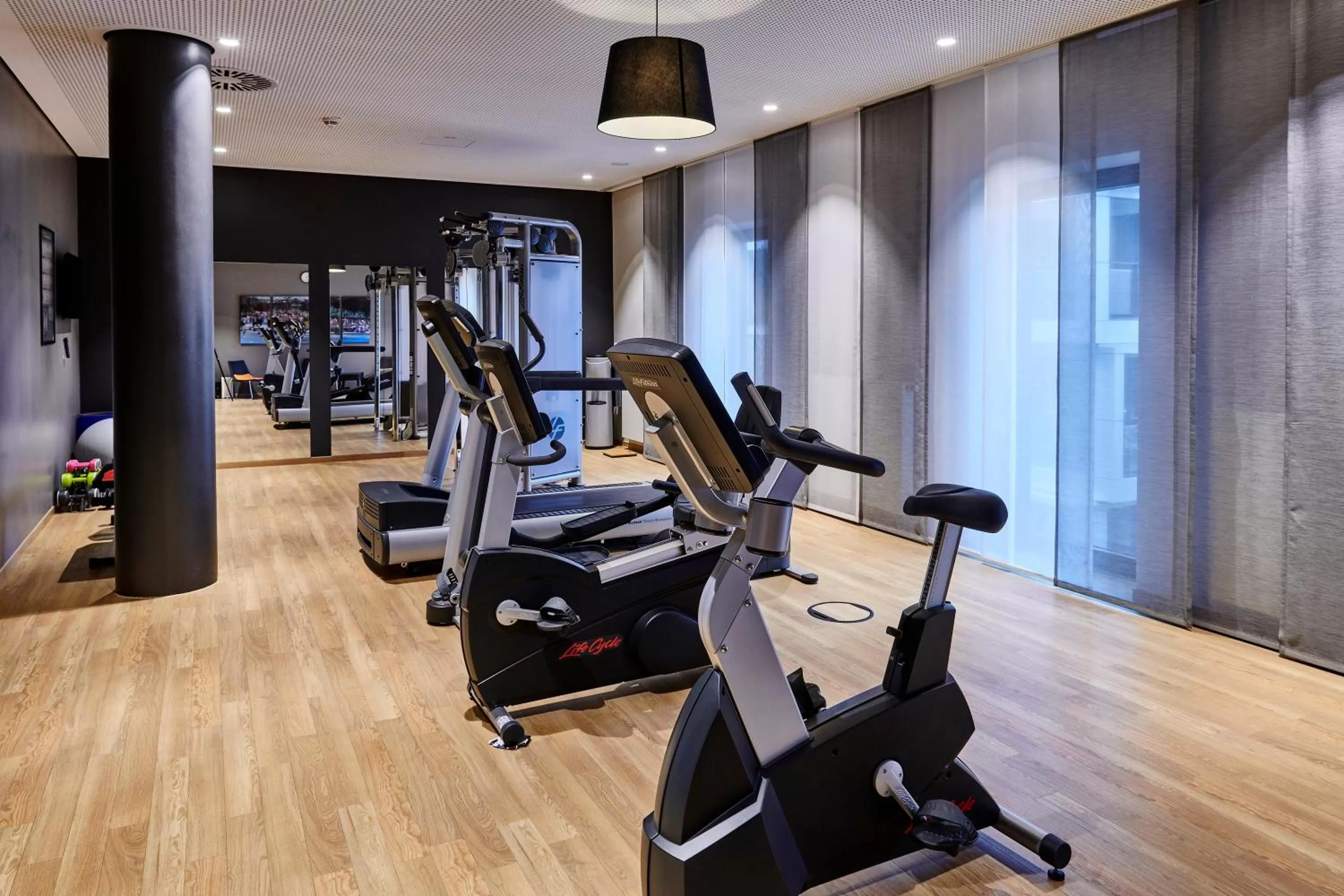 Fitness centre/facilities in Holiday Inn Düsseldorf City – Toulouser Allee by IHG