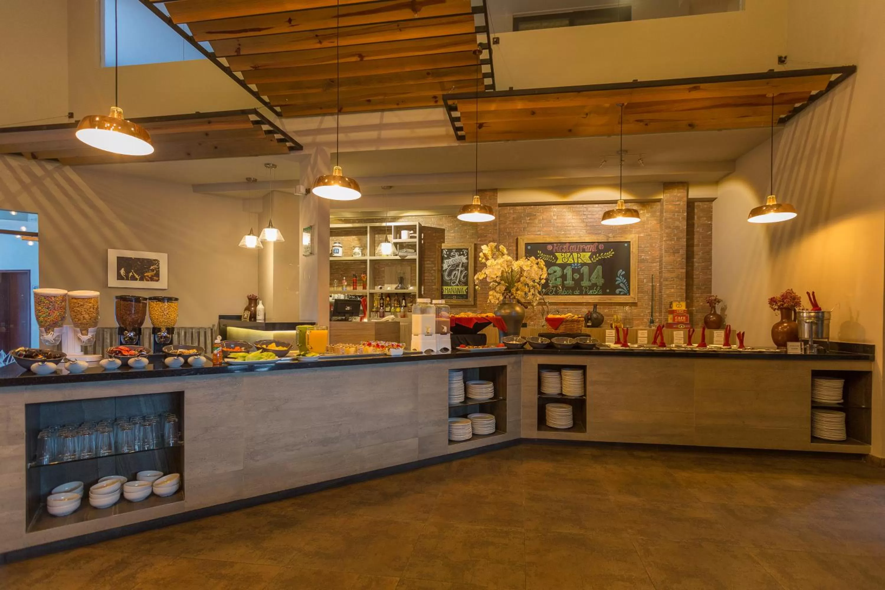 Restaurant/places to eat in Hotel Panamerican