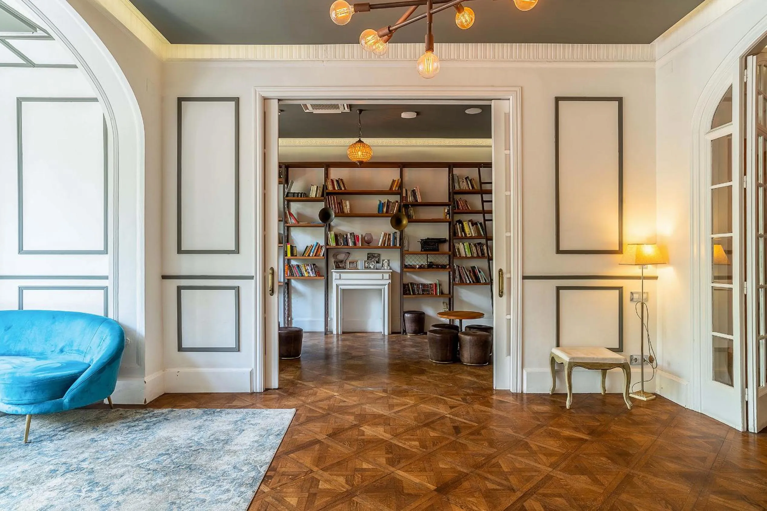 Library in Casa Gracia