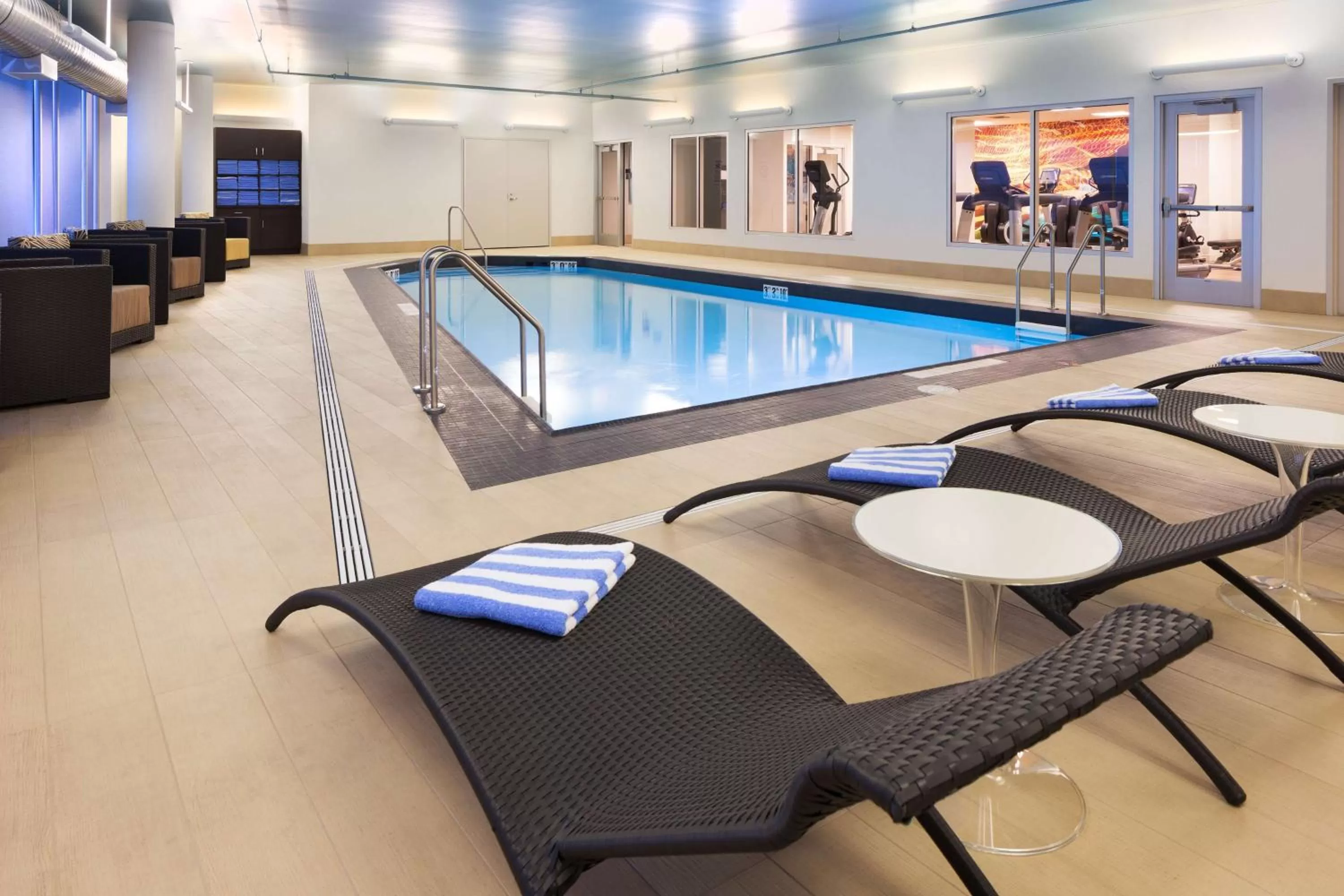 Swimming pool in Hyatt Regency Bloomington - Minneapolis