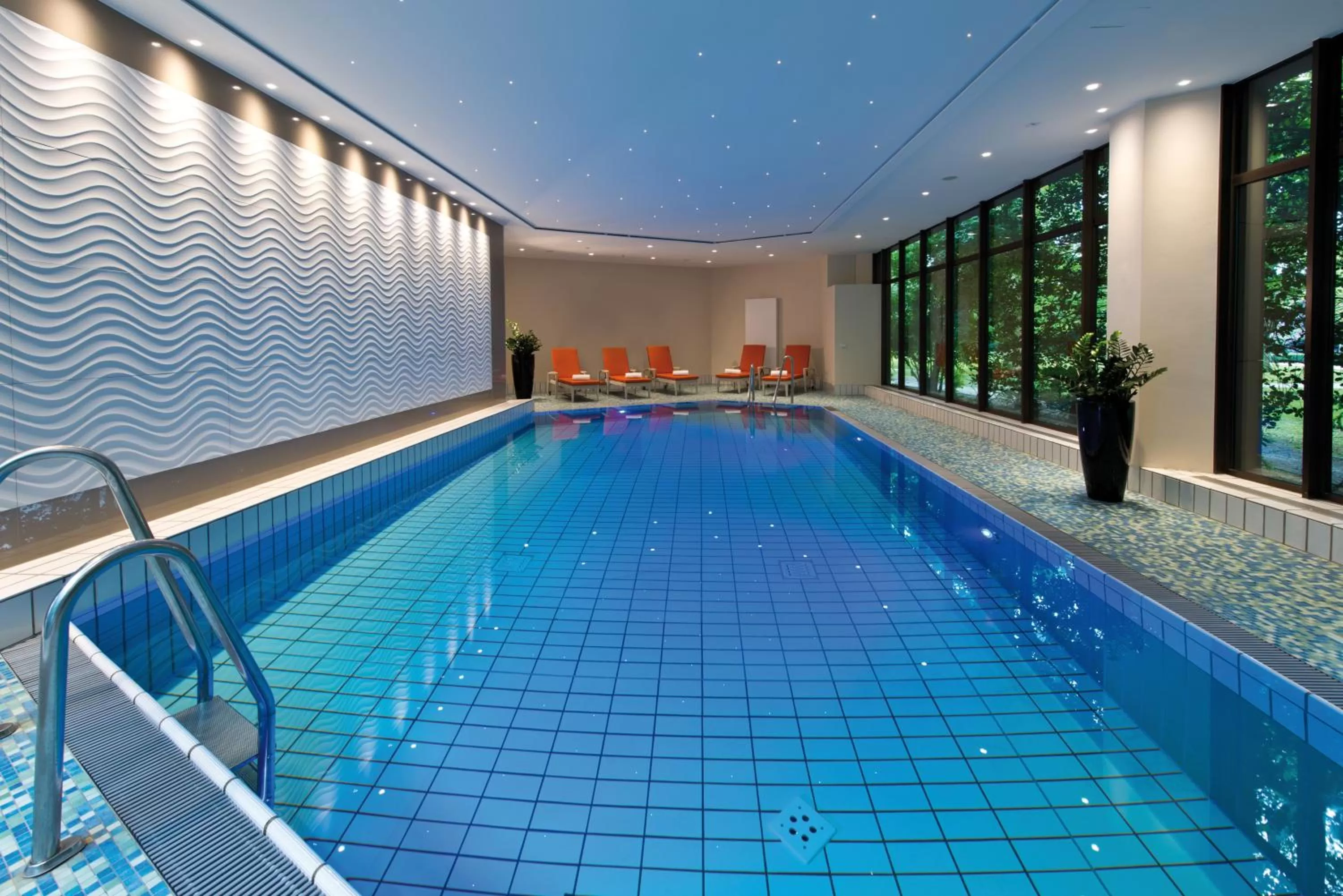 Swimming pool in Maritim Hotel Bad Homburg