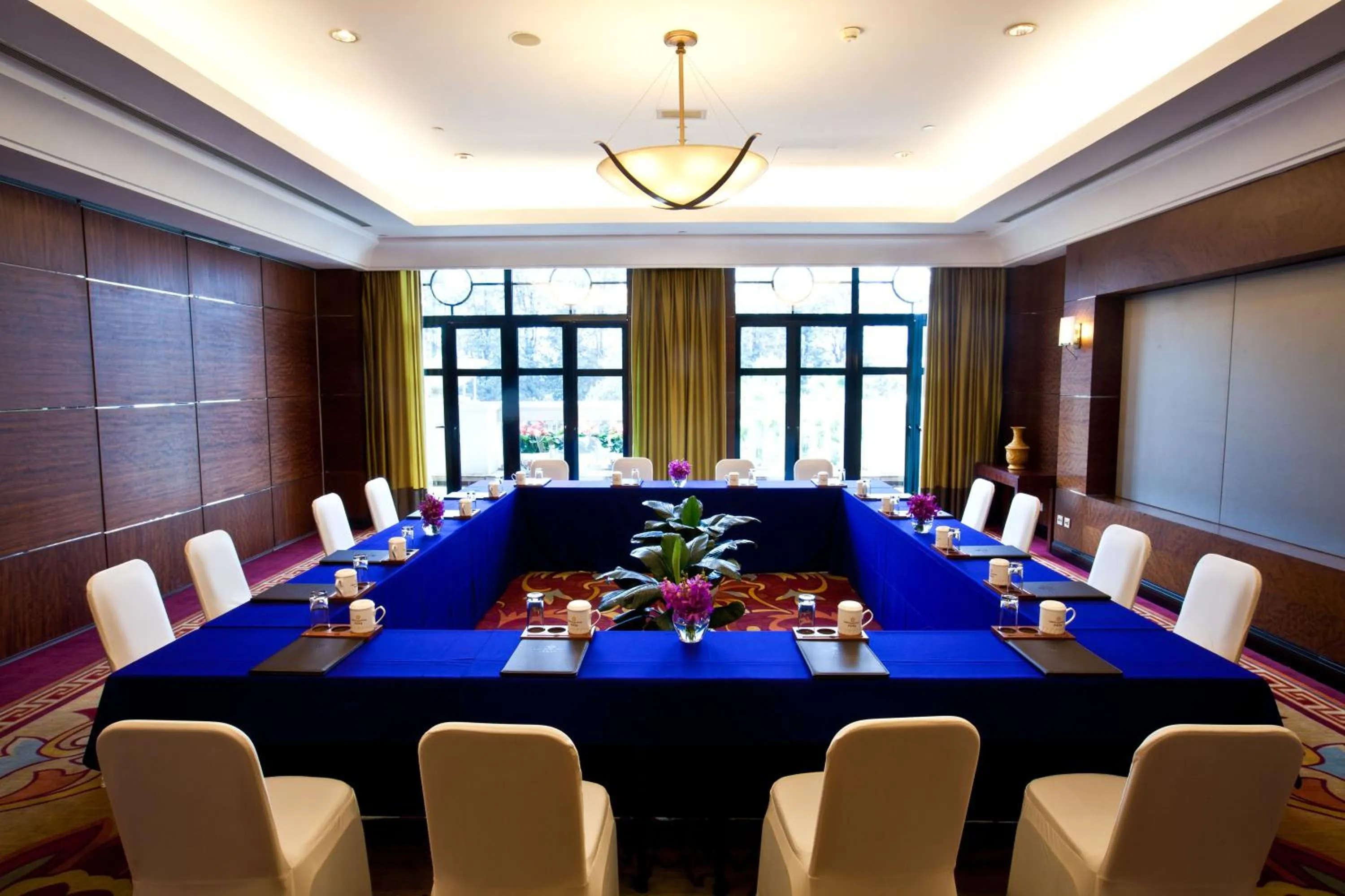 Business facilities in Green Lake Hotel
