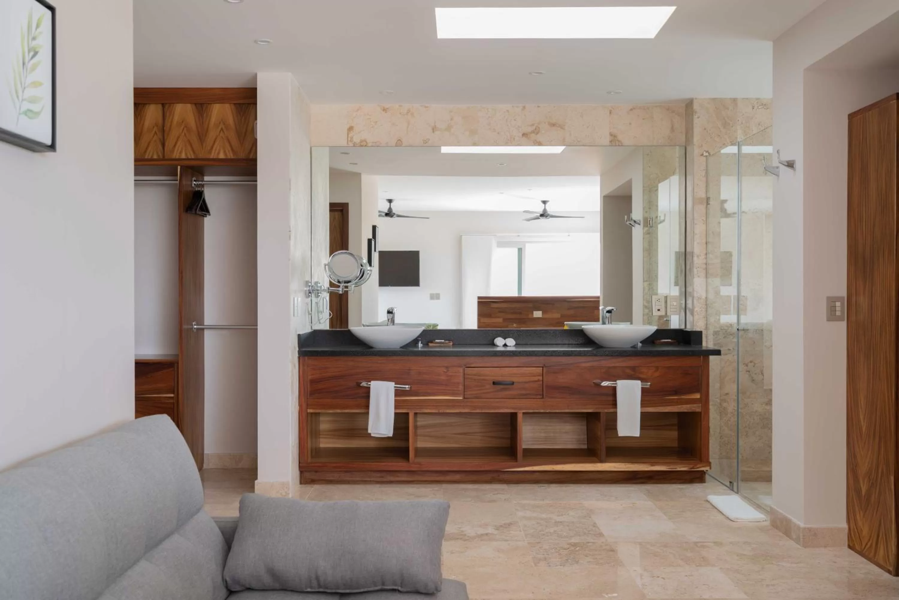 Shower in Valhalla Residences by Biwa