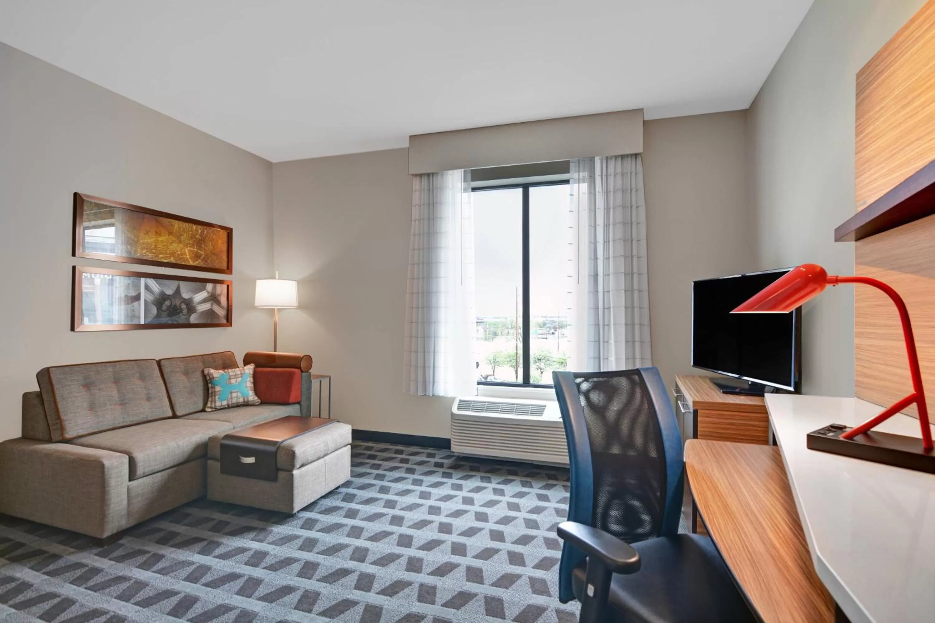 Living room in TownePlace Suites by Marriott Indianapolis Downtown