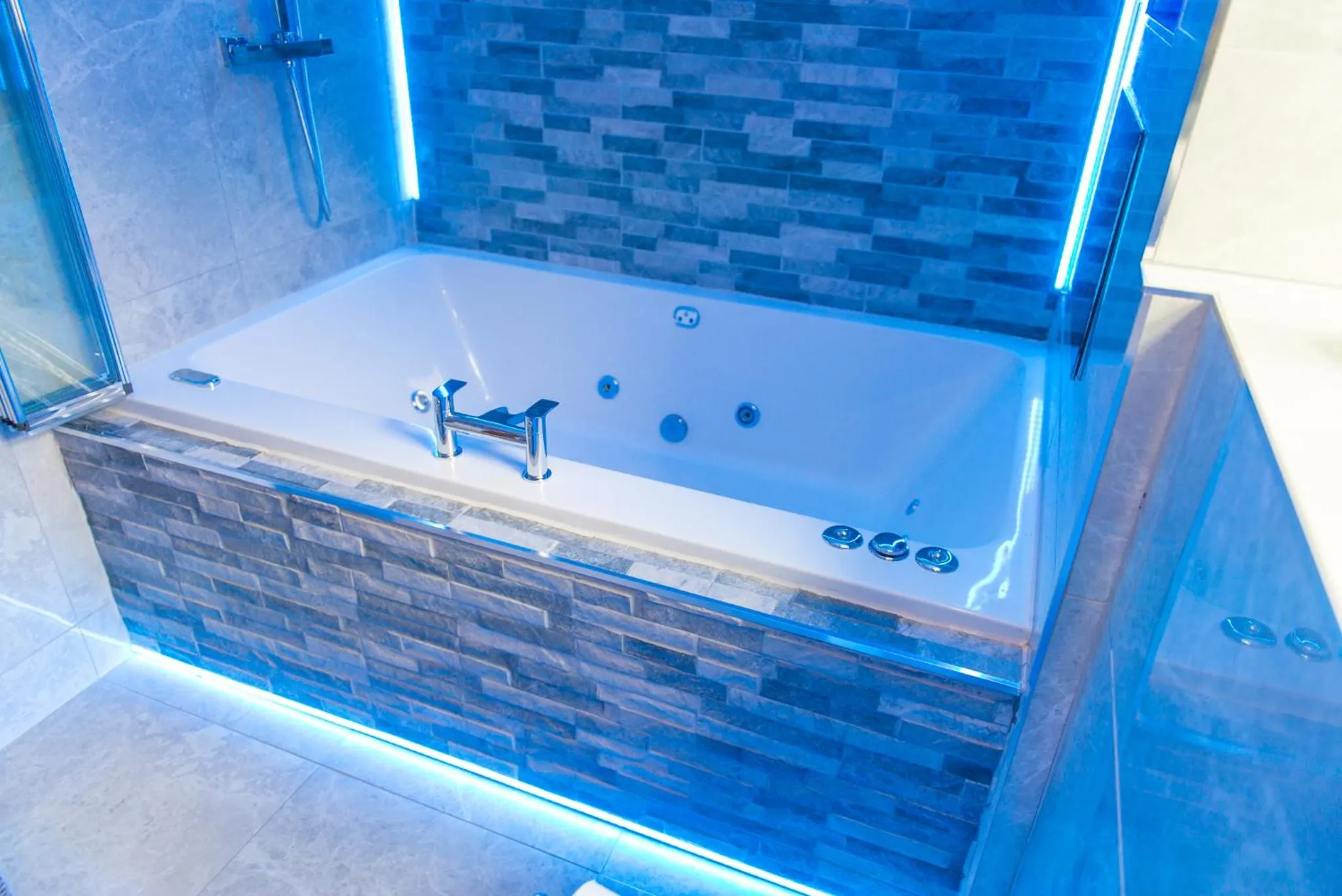 Bathroom in Sawrey Serviced Apartments