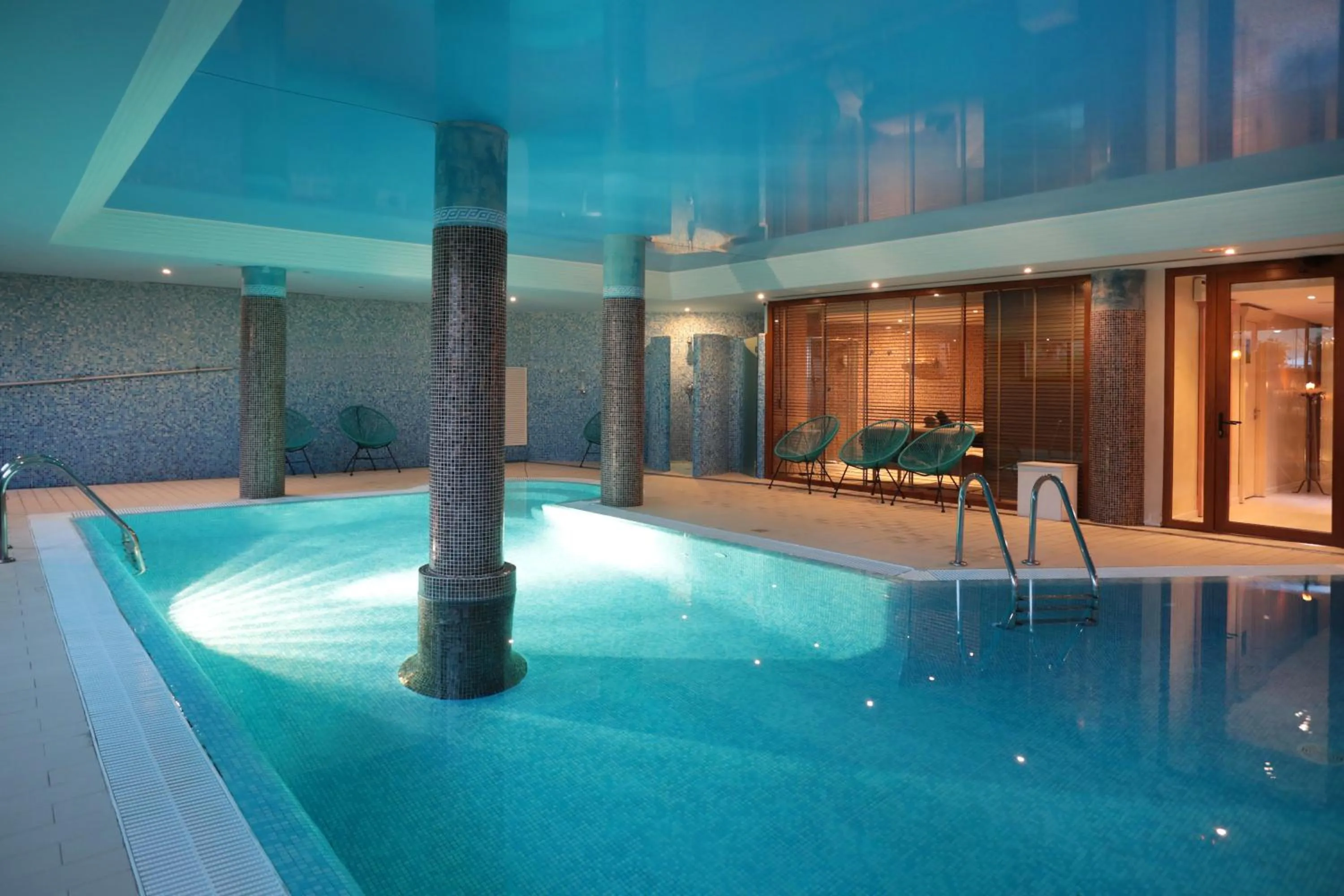 Spa and wellness centre/facilities in Mon Port Hotel & Spa