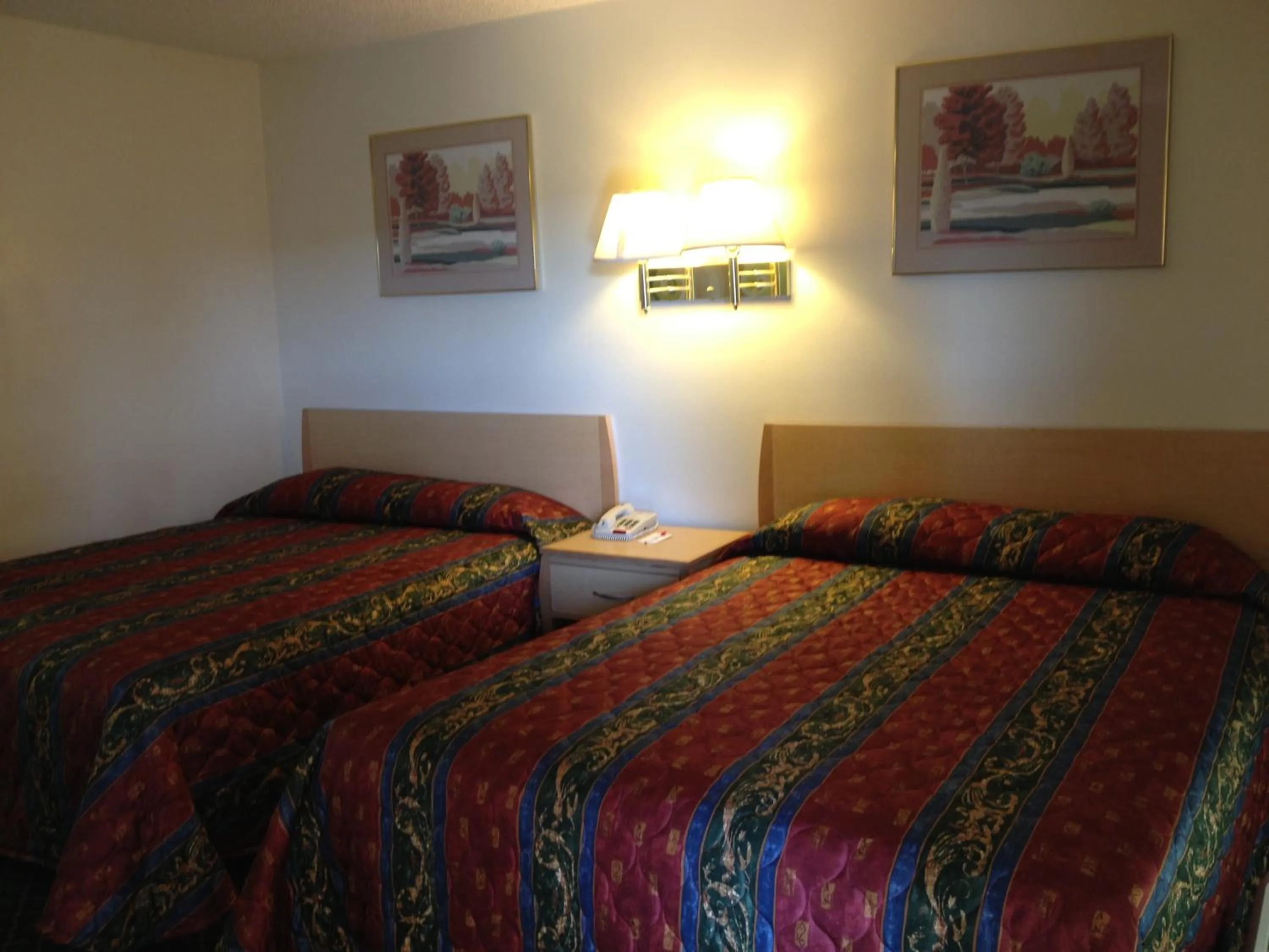 Photo of the whole room in Riverside Inn & Suites